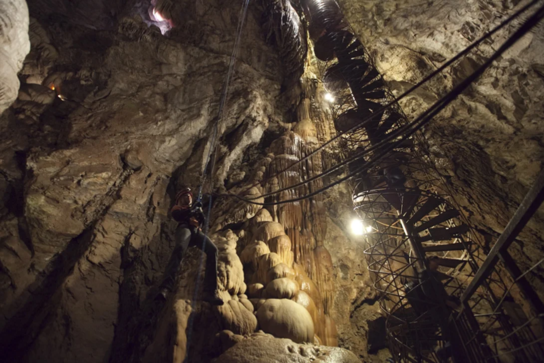 Moaning Cavern, CA