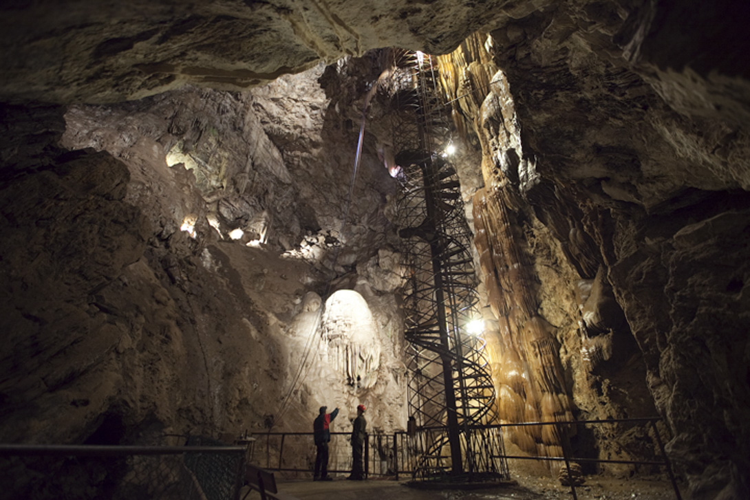 Moaning Cavern, CA