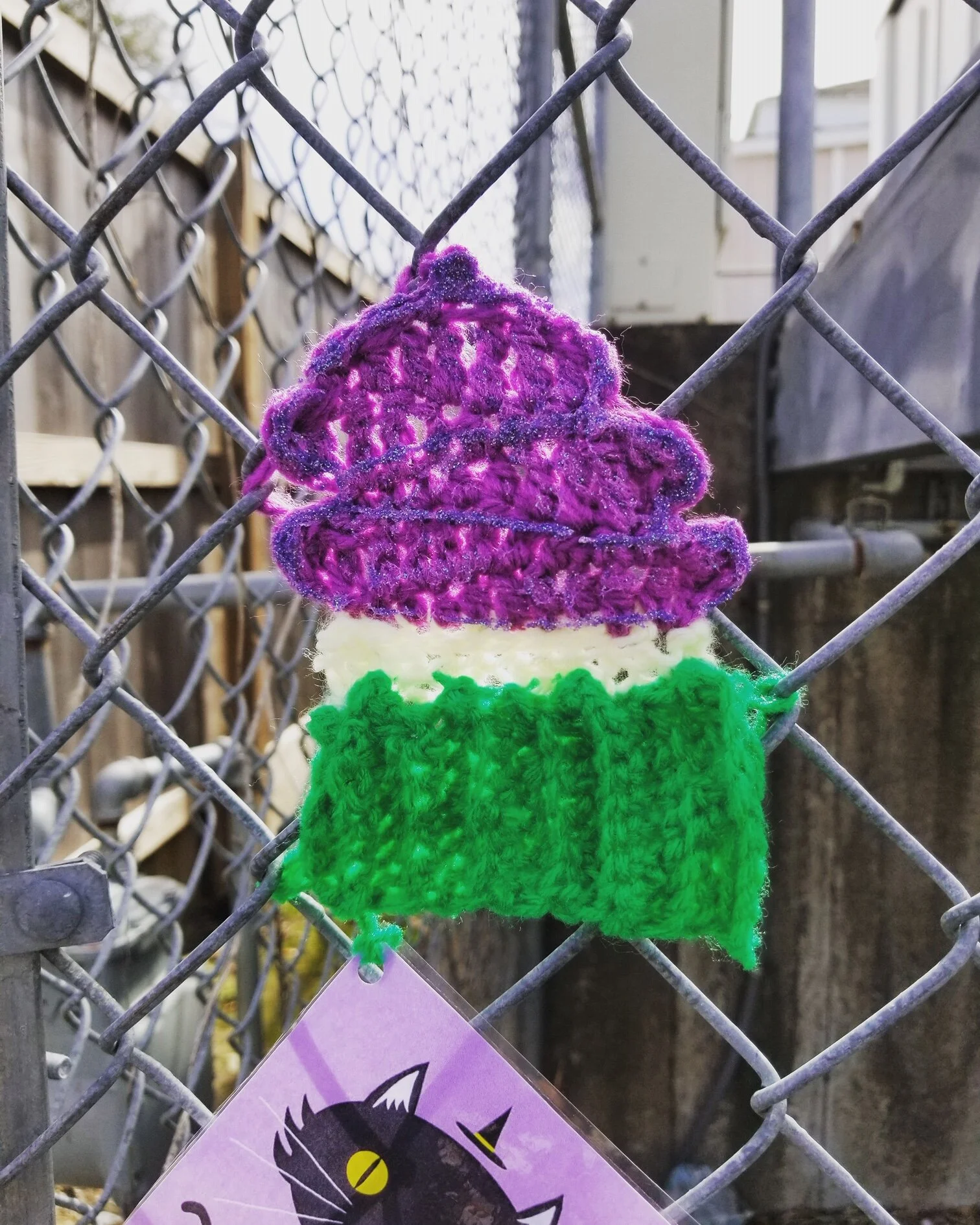 Mardi Gras Cupcake