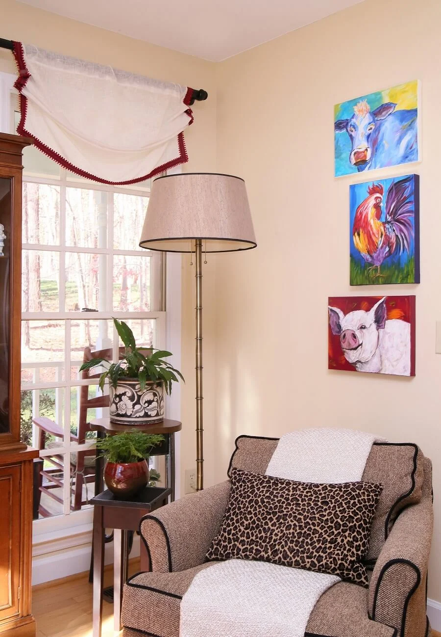 Neutral furnishings work well with colorful trim, accessories and local artwork.