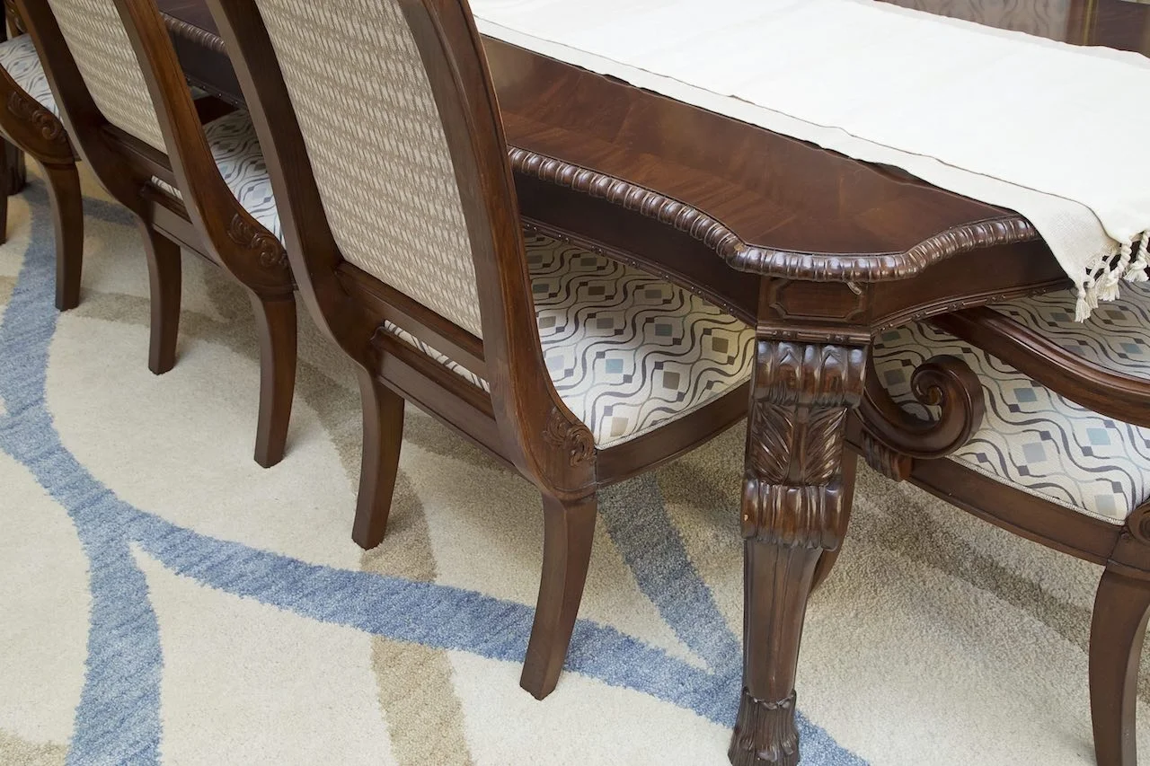 custom_rug_dining_room_holly_springs_design.jpeg