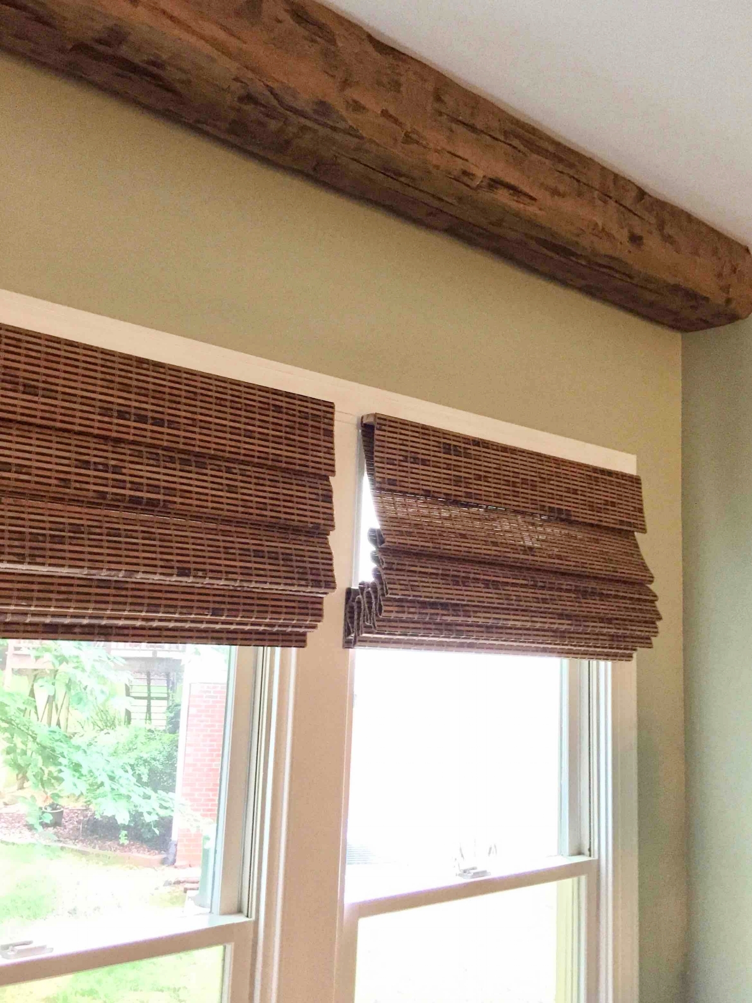 beams_on_ceiling_add_character.jpeg