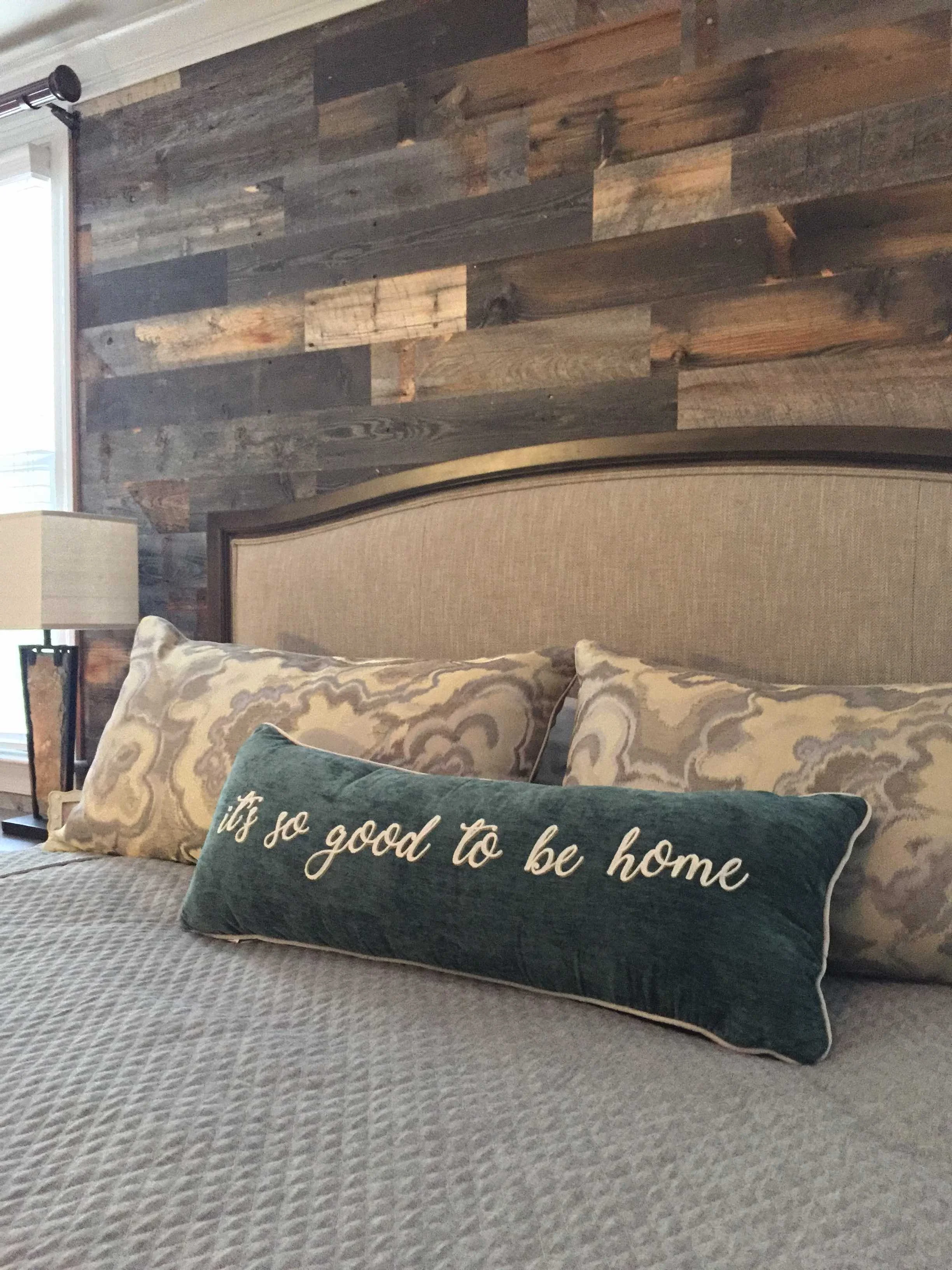 stikwood_reclaimed_wood_accent_wall.jpg