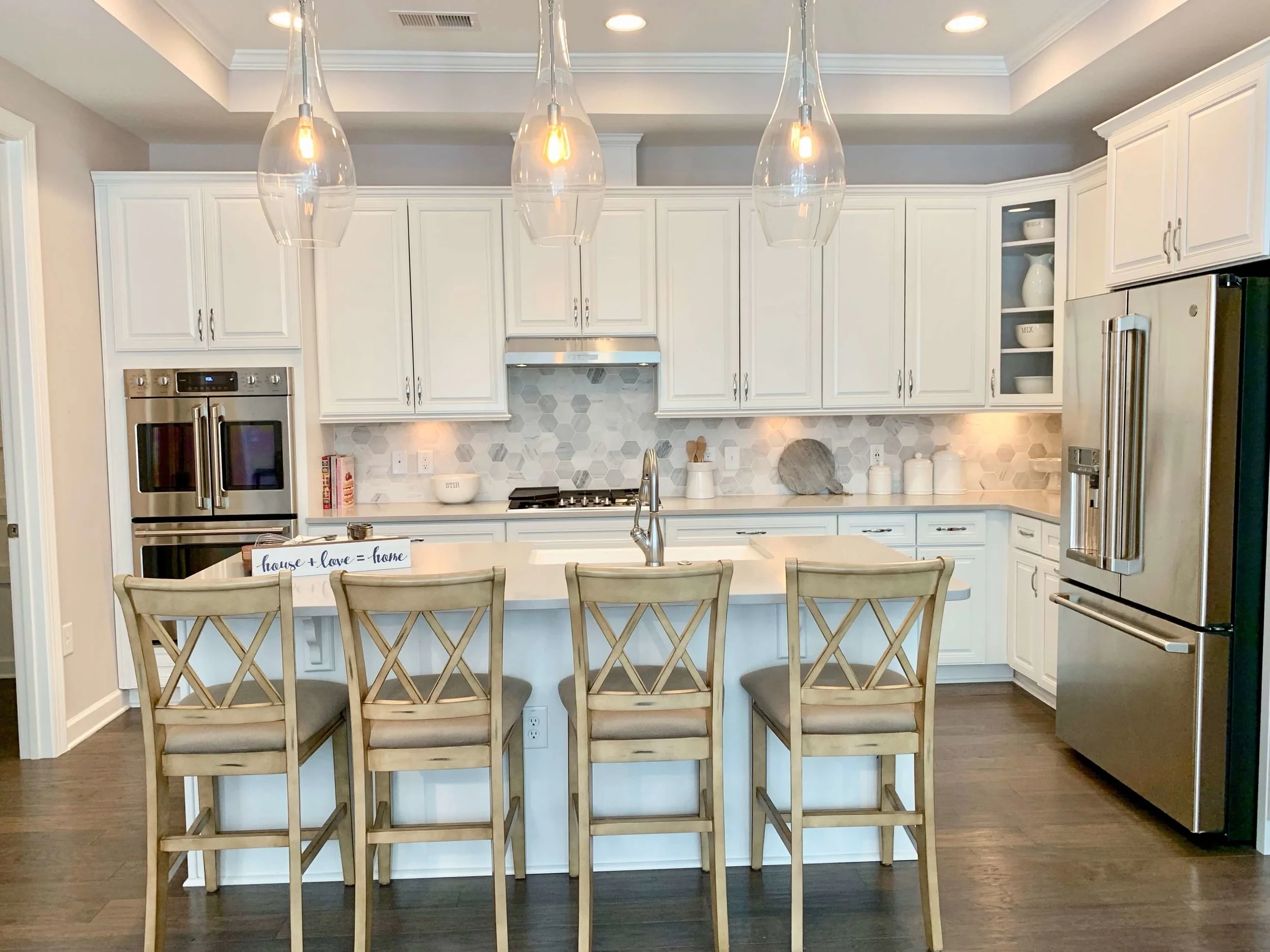 kitchen_island_seating_lighting_ideas.jpeg