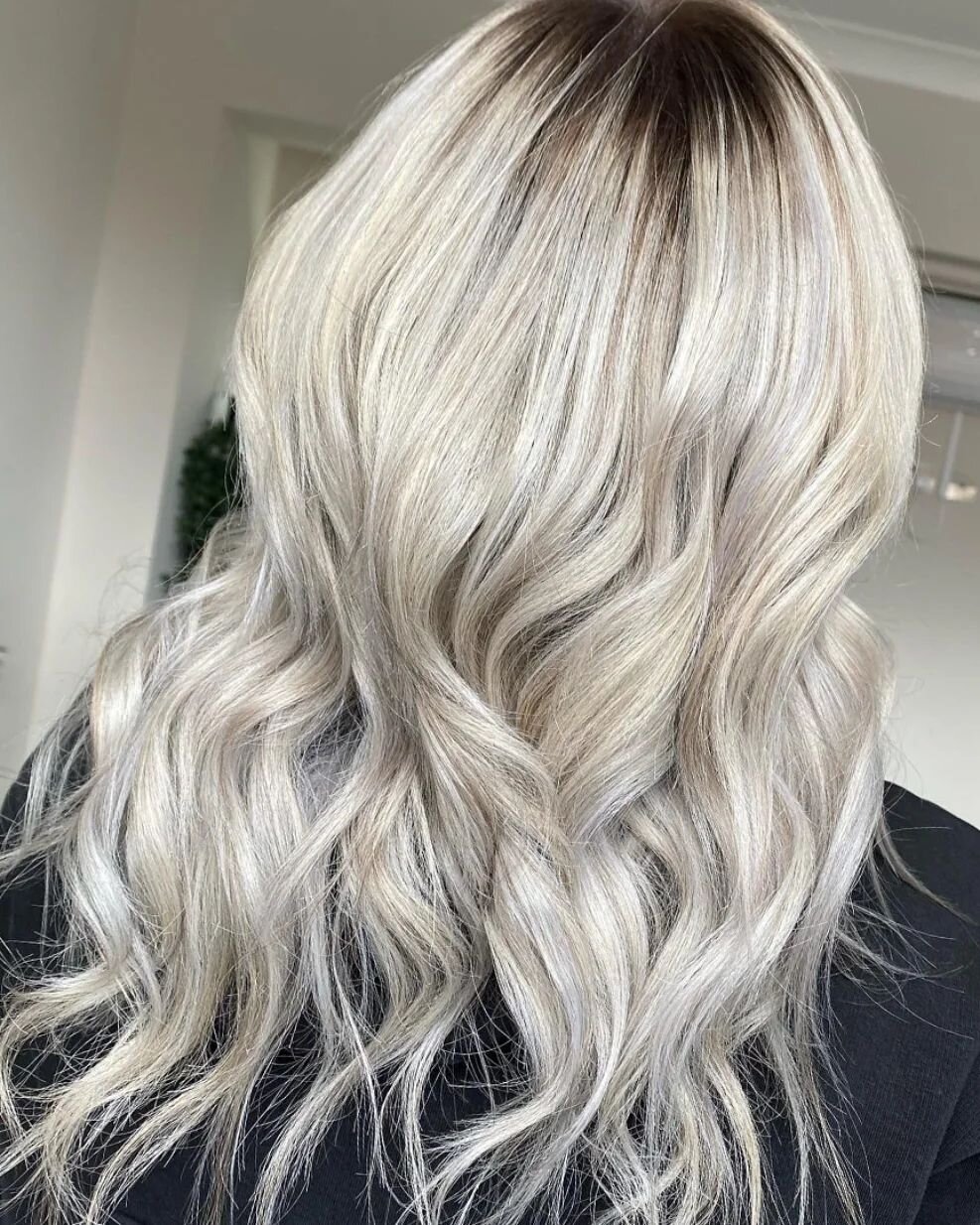 When other clients in the Salon start asking 'Would that lady's colour be possible on my hair?' you KNOW  @justinemayled_hairstylist has just achieved Hair Goals! ❄

#balayagebournemouth #bournemouthbalayage #balayageinbournemouth #bestbalayageinbour