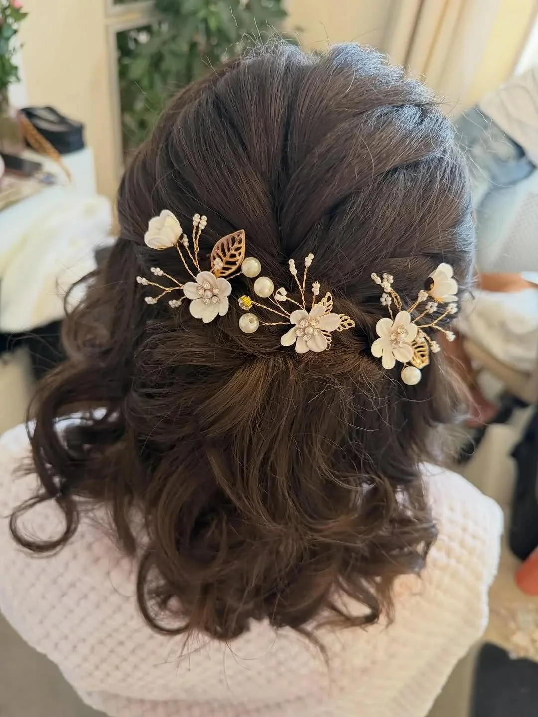 Kateryna Queen of the Up do 👑

If you have an event coming up &amp; you'd like one less thing to worry about, let us look after your hair! 🫰🏼

Weddings, proms, birthdays, work do - whatever the occasion, Kat has got you covered.