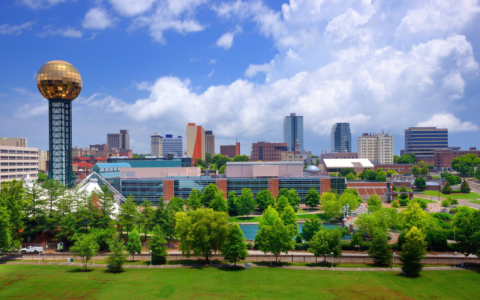 East Tennessee offers cosmopolitan life, too. Fun-loving Knoxville is a favorite.