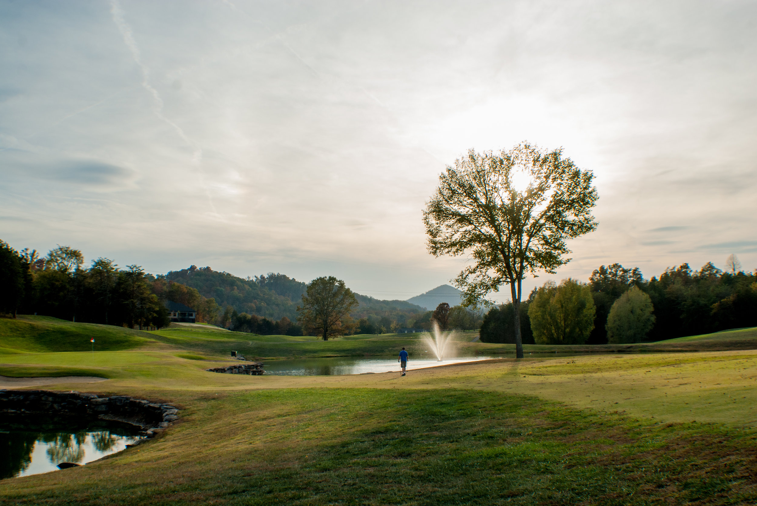 The Woodlake course is surrounded by natural beauty. 