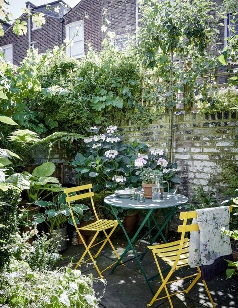 Decorate Your Outdoor Space On A Budget, Small Garden Design Ideas On A Budget Uk