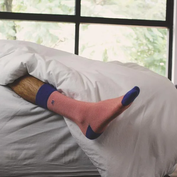05-Linear_Socks-3_grande.jpg