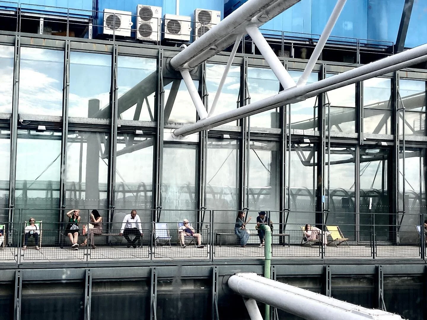 It’s always such a great experience to be in Paris! 
#paris #parisfrance #centrepompidou #france #and photography 
©️karinegrace22