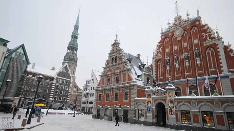 baltic-circle-0611-riga-house-blackheads.jpg