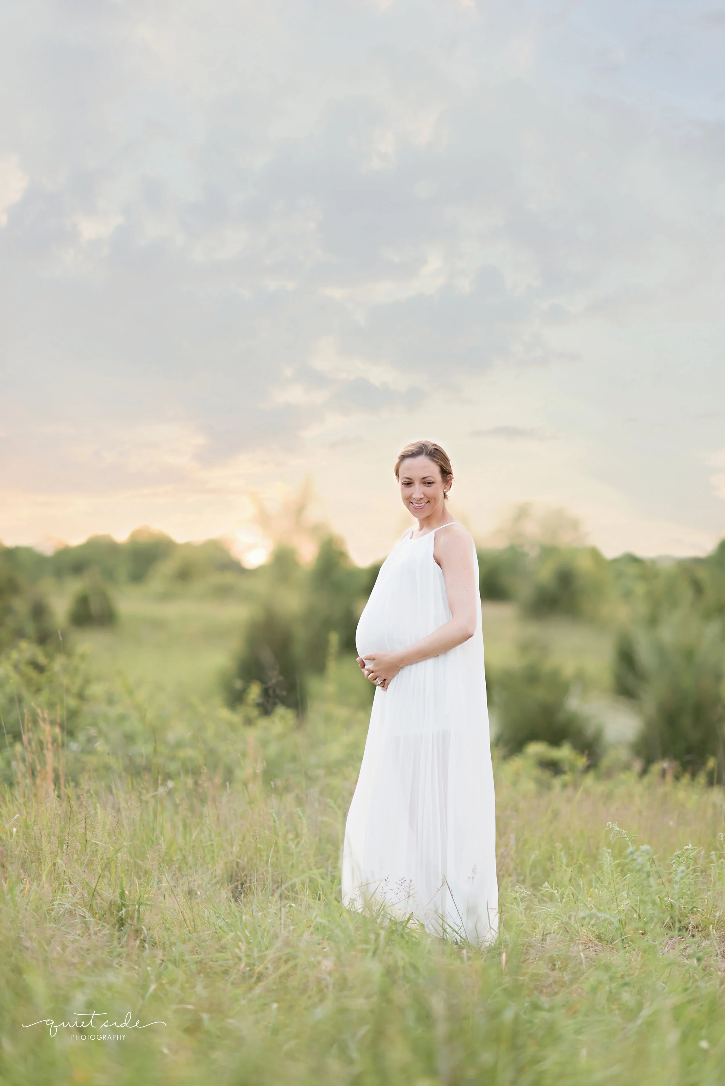 NorthernVirginia-Maternity-Sunset-Outdoor-GoldenHour-QuietSidePhotography-170514_QuietSidePhotography_BlazicMaternity_May2017_5070_1.jpg