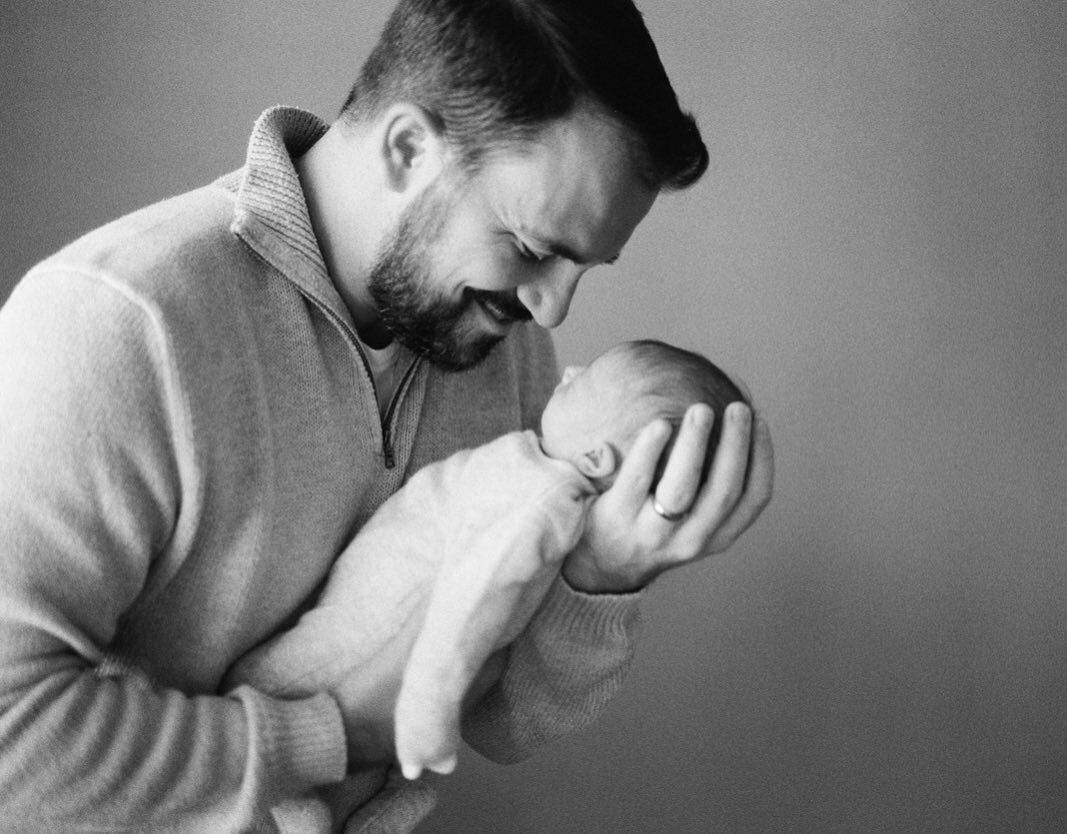 Oh sweet girl, you&rsquo;re so loved 
.
.
Scans provided by @photovisionprints 
.
.
#blackandwhitephotography #blackandwhite #blackandwhitefilm #blackandwhitefilmphotography #delta3200 #filmisnotdead #newbornphotographer #babyphotographer #motherhood