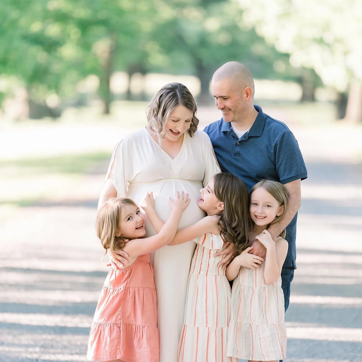 Safe to say these girls are excited to be big sisters 
.
.
.
#loudouncountyphotographer #loudouncountynewbornphotographer #northernvaphotographer #northernvanewbornphotographer #novaphotographer #novanewbornphotographer #dcphotographer #dcnewbornphot