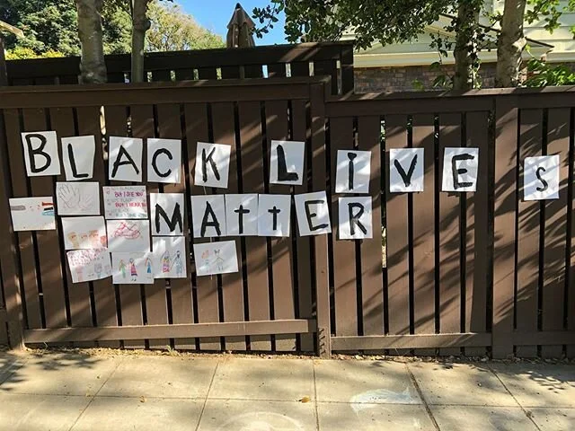 🖤 In the neighborhood