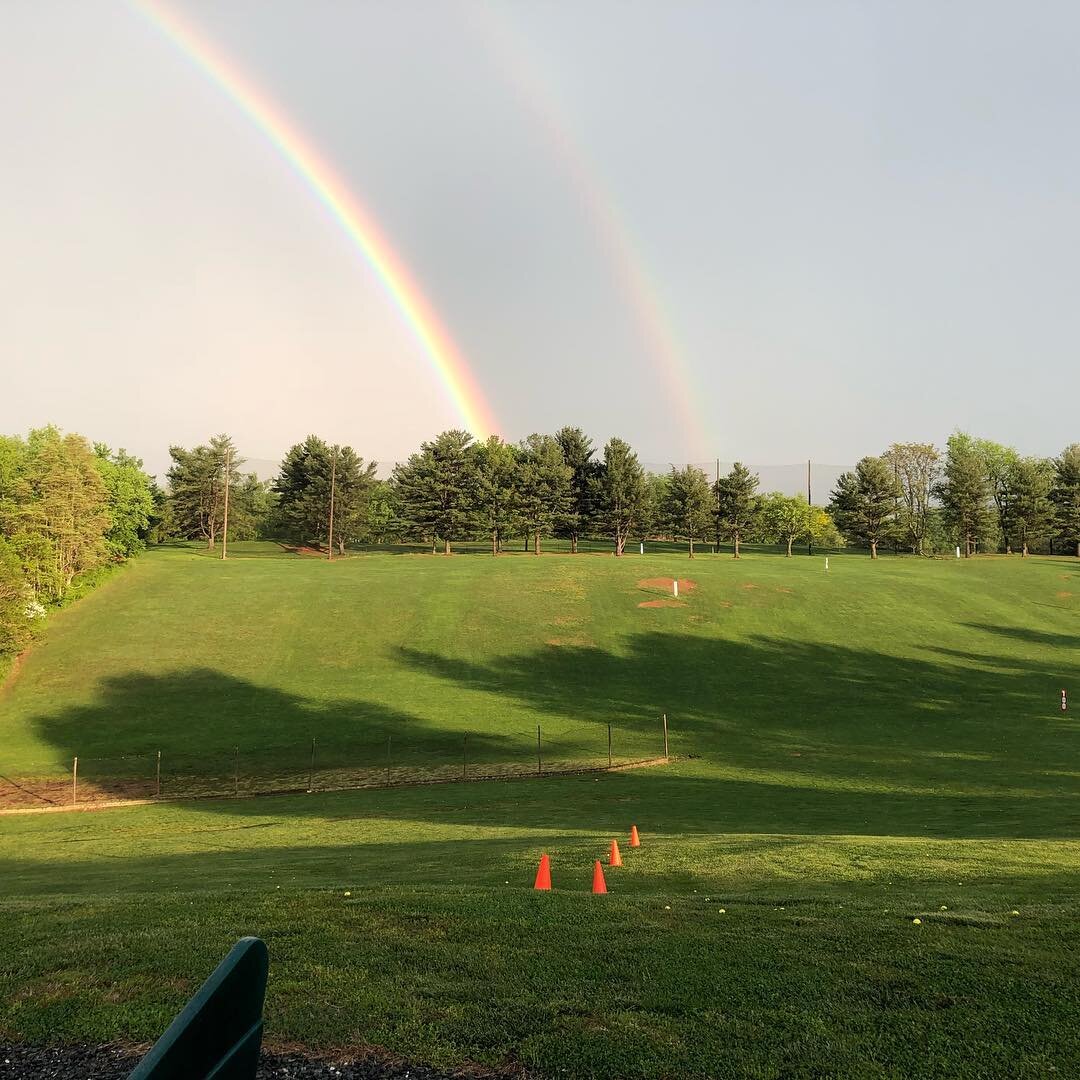 Soaking wet from all this rain at the driving range but at least we got to see a double rainbowwww 
#golf #drivingrange #rainbow #doublerainbow #rainyday