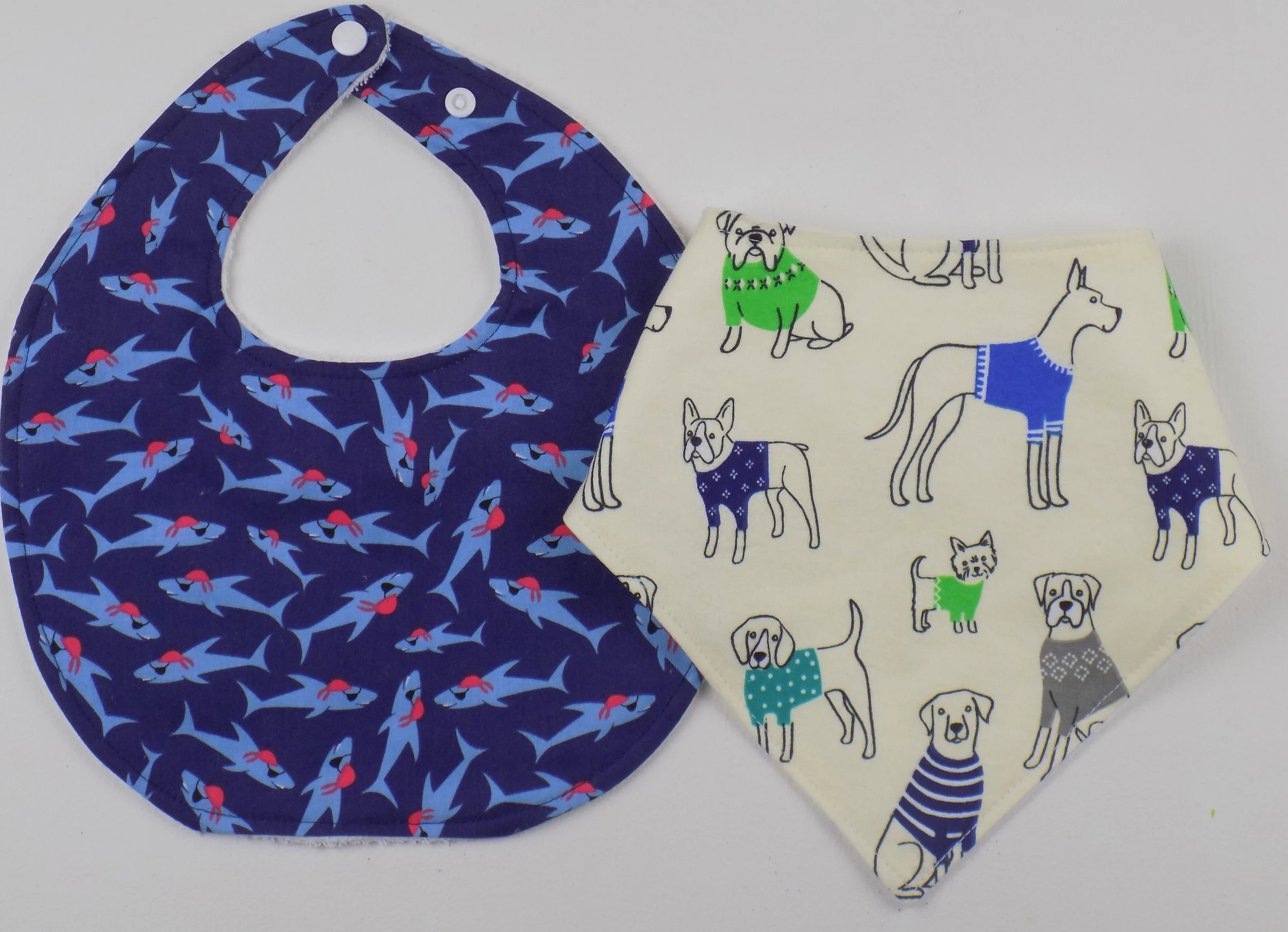 2 PACK BIBS