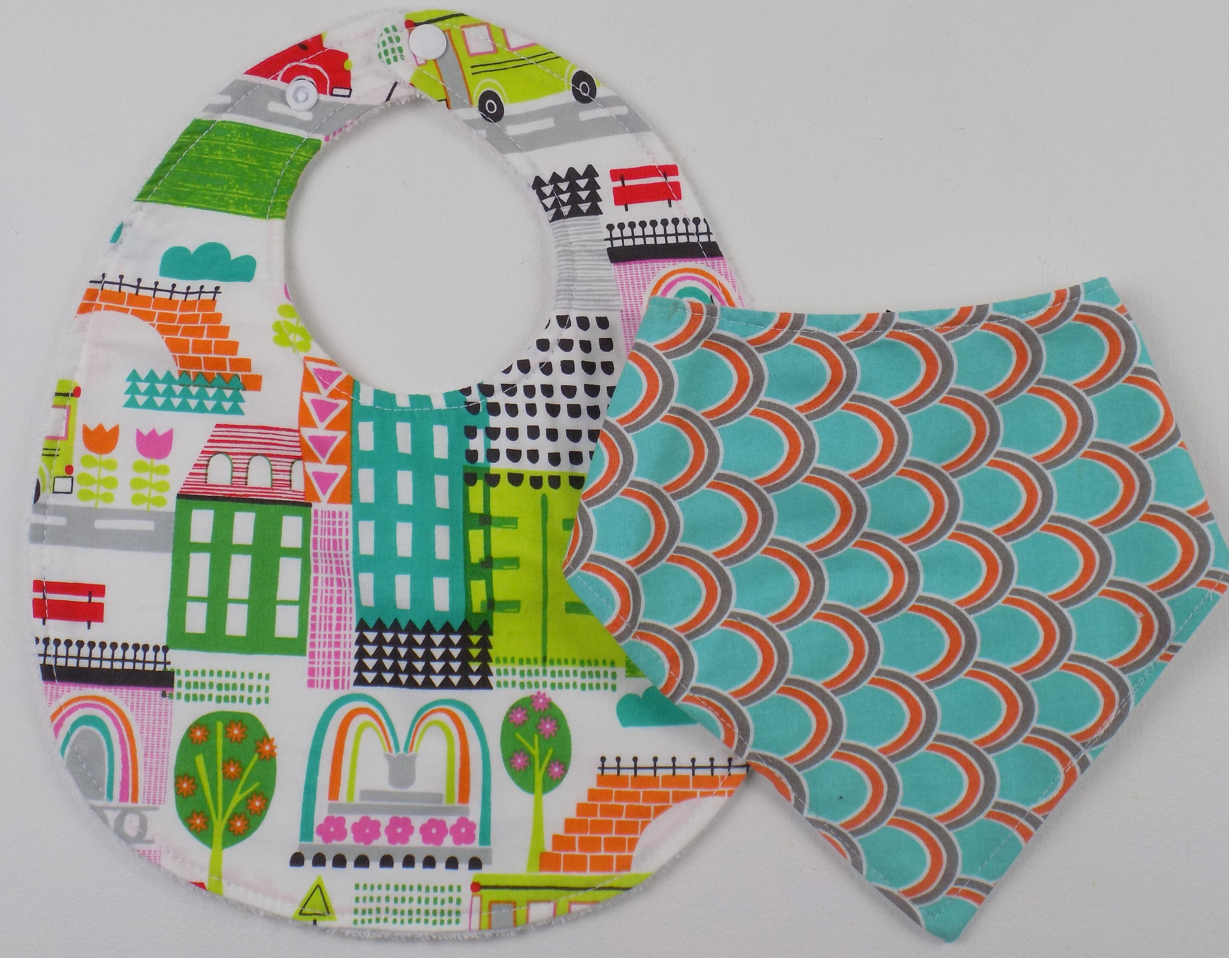 2 PACK BIBS