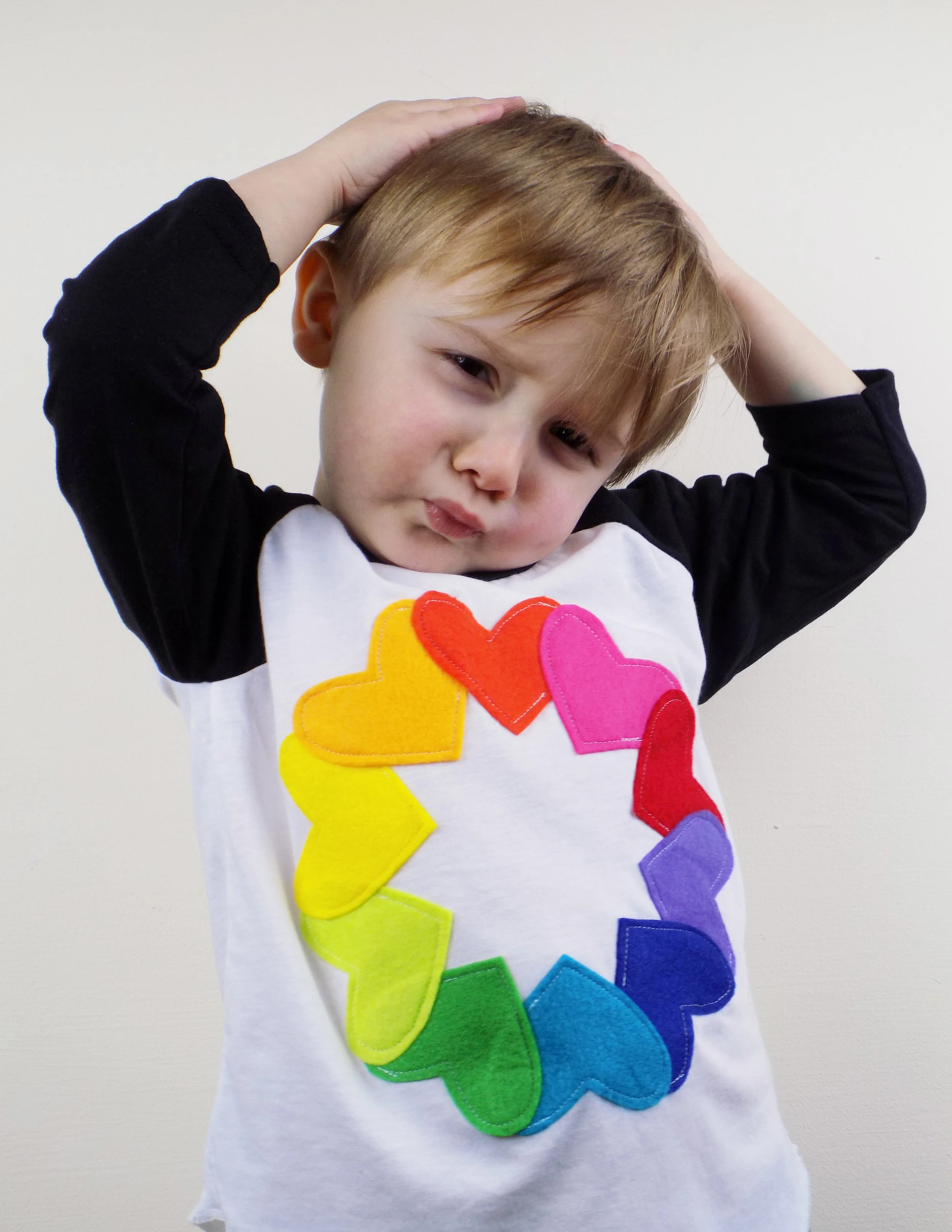 RAINBOW LOVE BASEBALL TEE