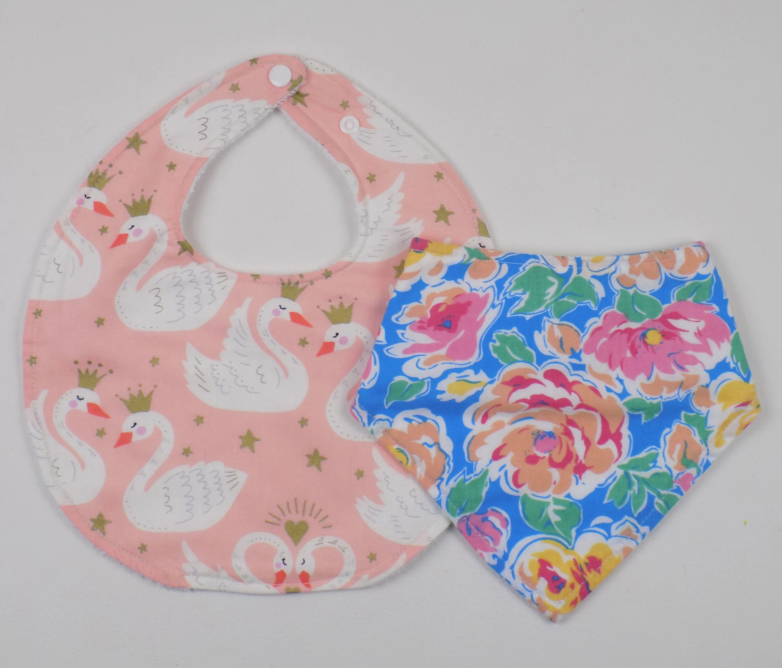 2 PACK BIBS