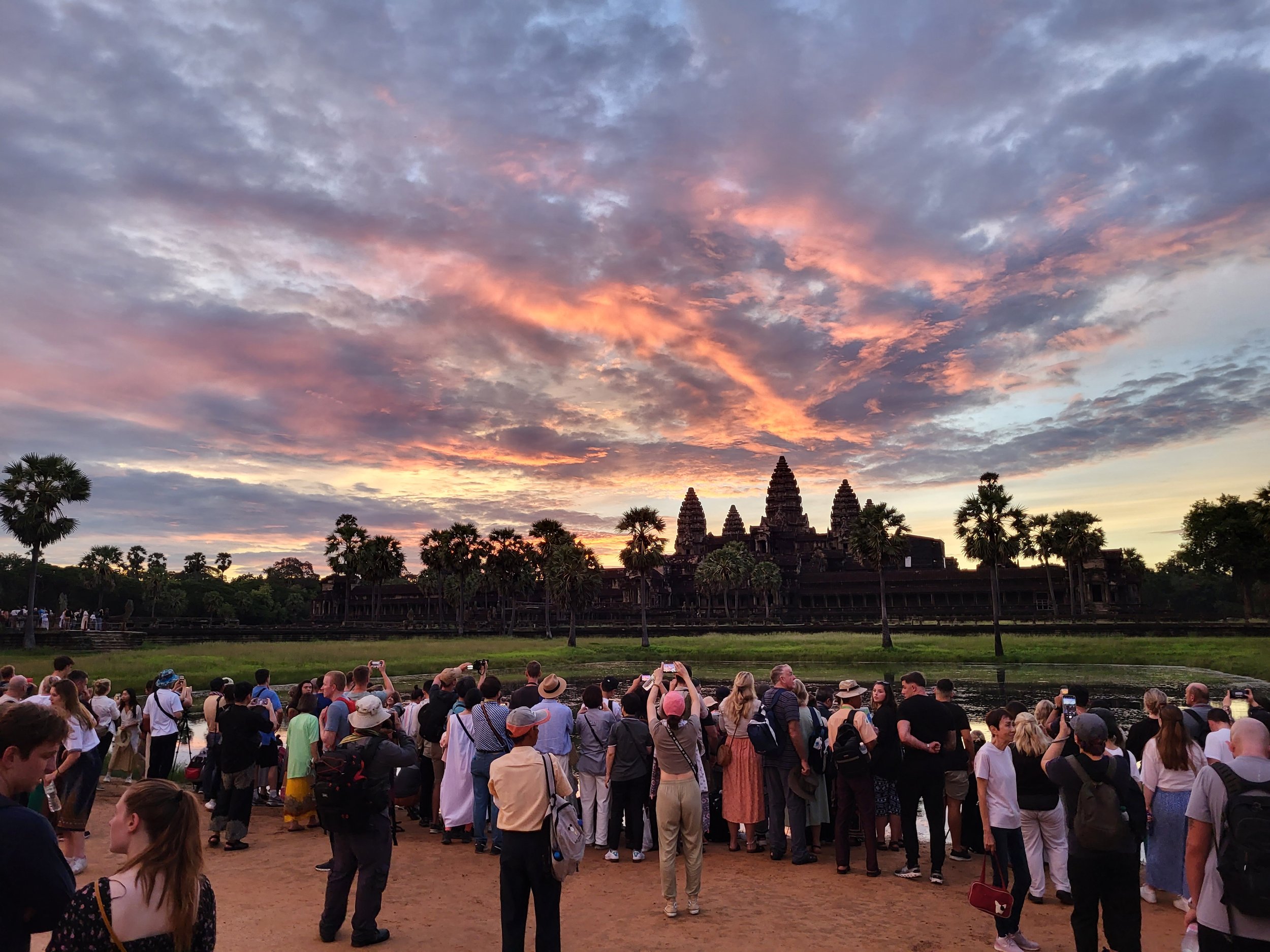 wider angkor wat.jpeg