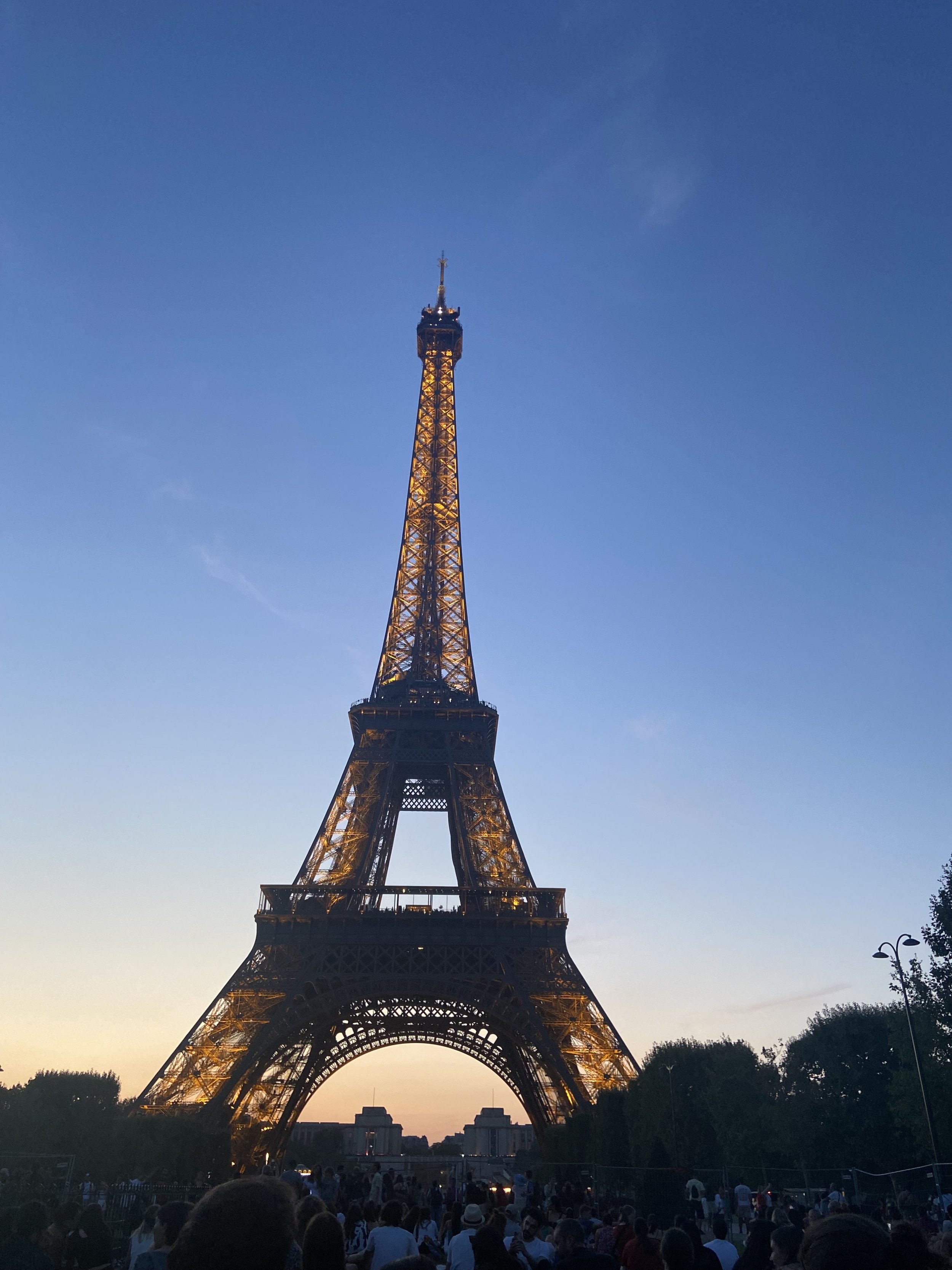 Eiffel tower dusk.jpg