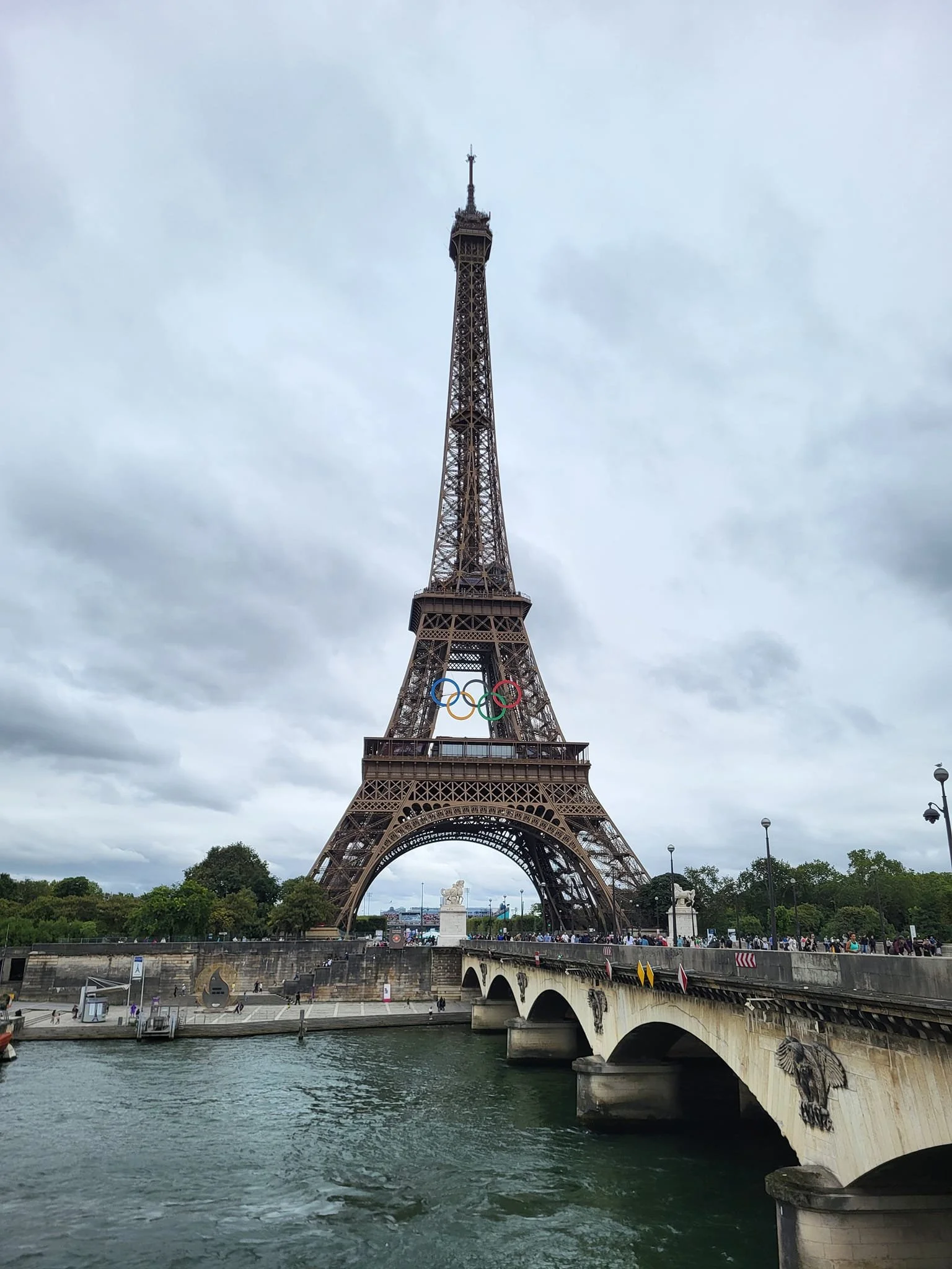 eiffel tower.jpg