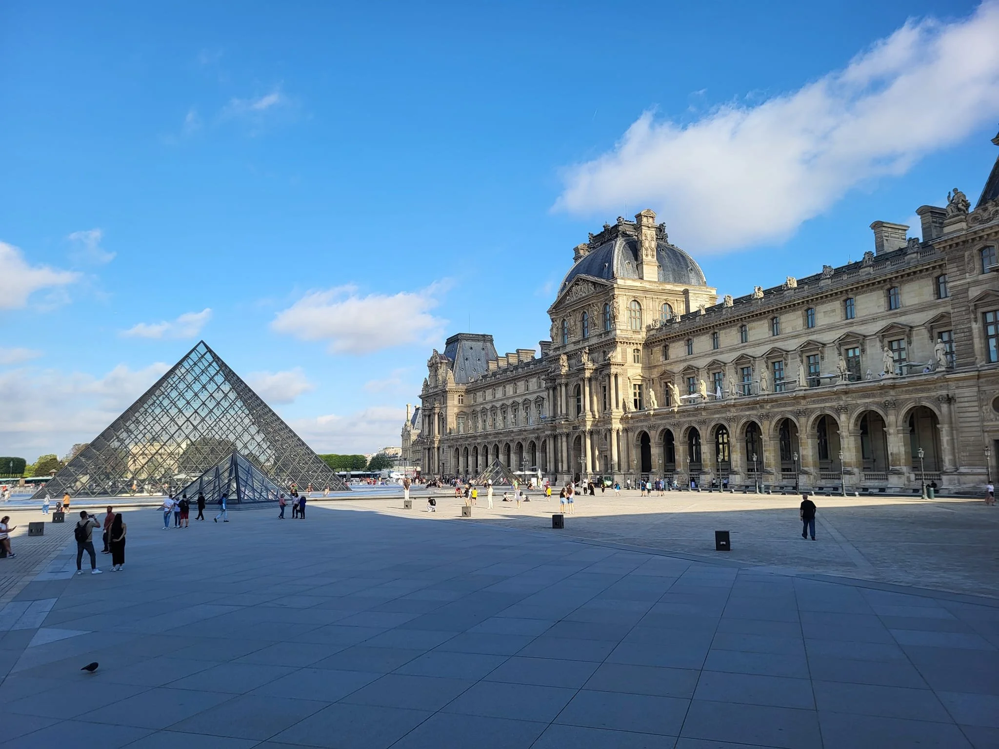 louvre.jpg