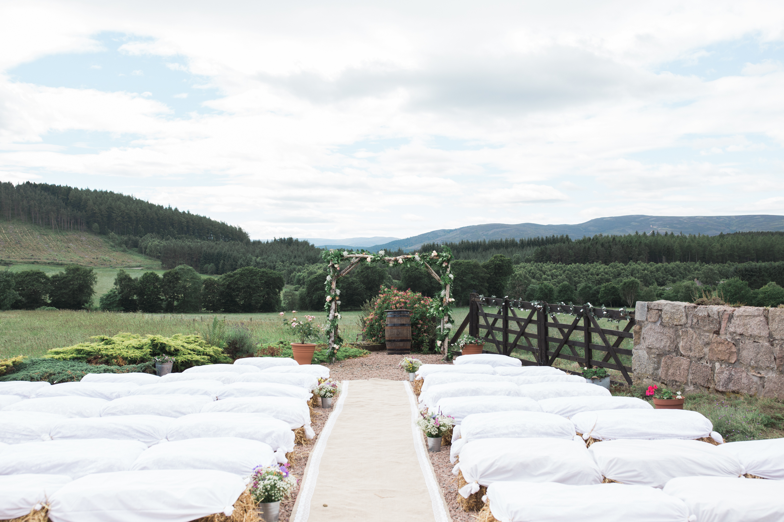 outdoor wedding Aberdeen, outdoor wedding Aberdeenshire, wedding photography aberdeen, Scottish wedding, Scottish outdoor wedding, Scottish wedding photographer