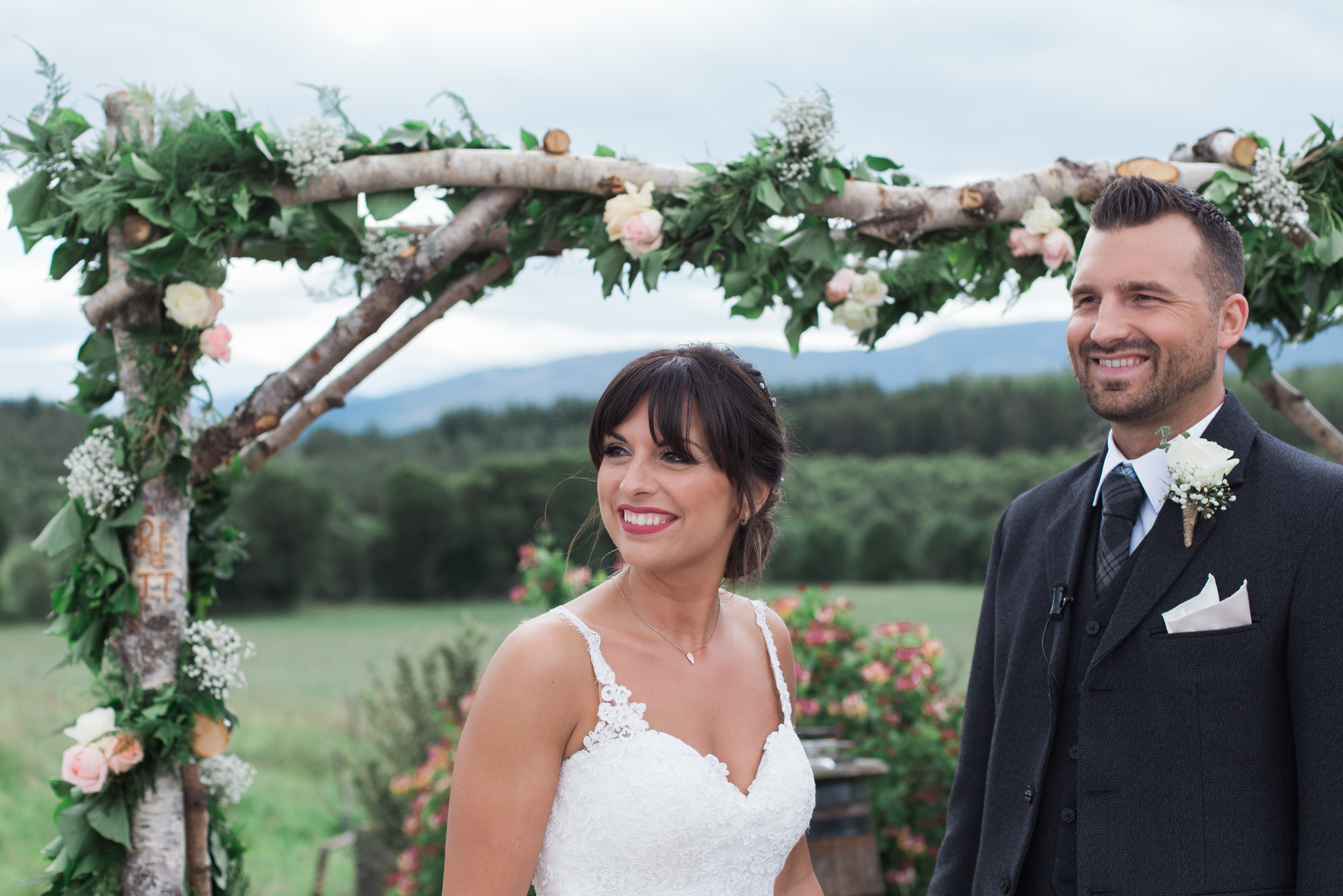 outdoor wedding ceremony Aberdeen, Aberdeenshire wedding ceremony, Rachel Donald Humanist celebrant, Aberdeen wedding photography, wedding photographers Aberdeen