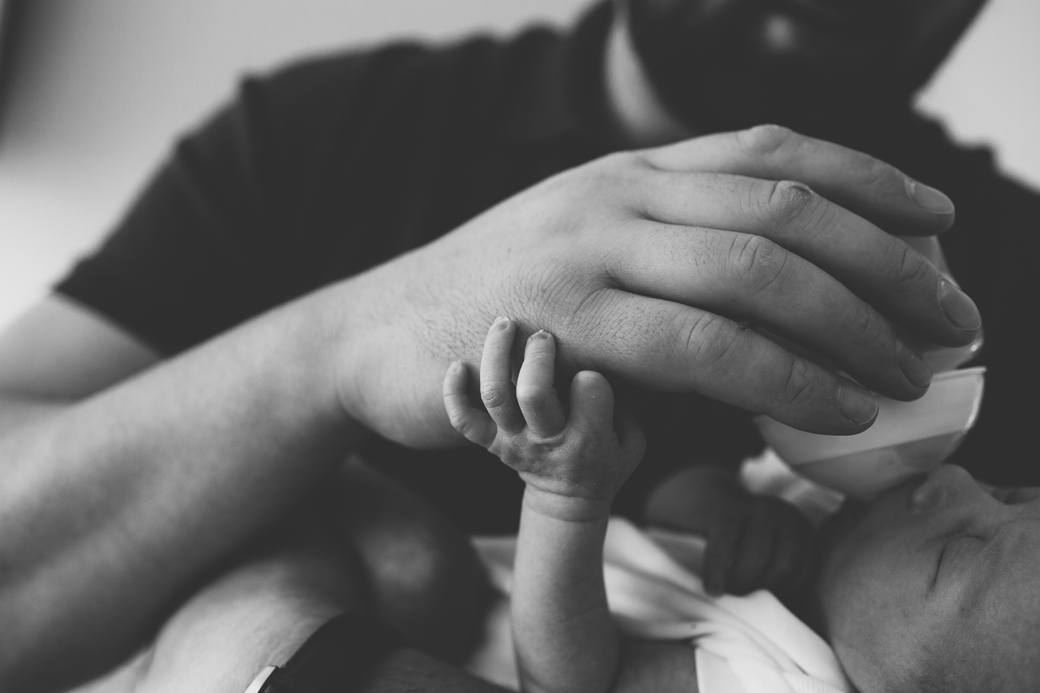  baby having a bottle, newborn baby photography aberdeen, baby photos Aberdeen, aberdeen baby photos, baby photographer in aberdeen 