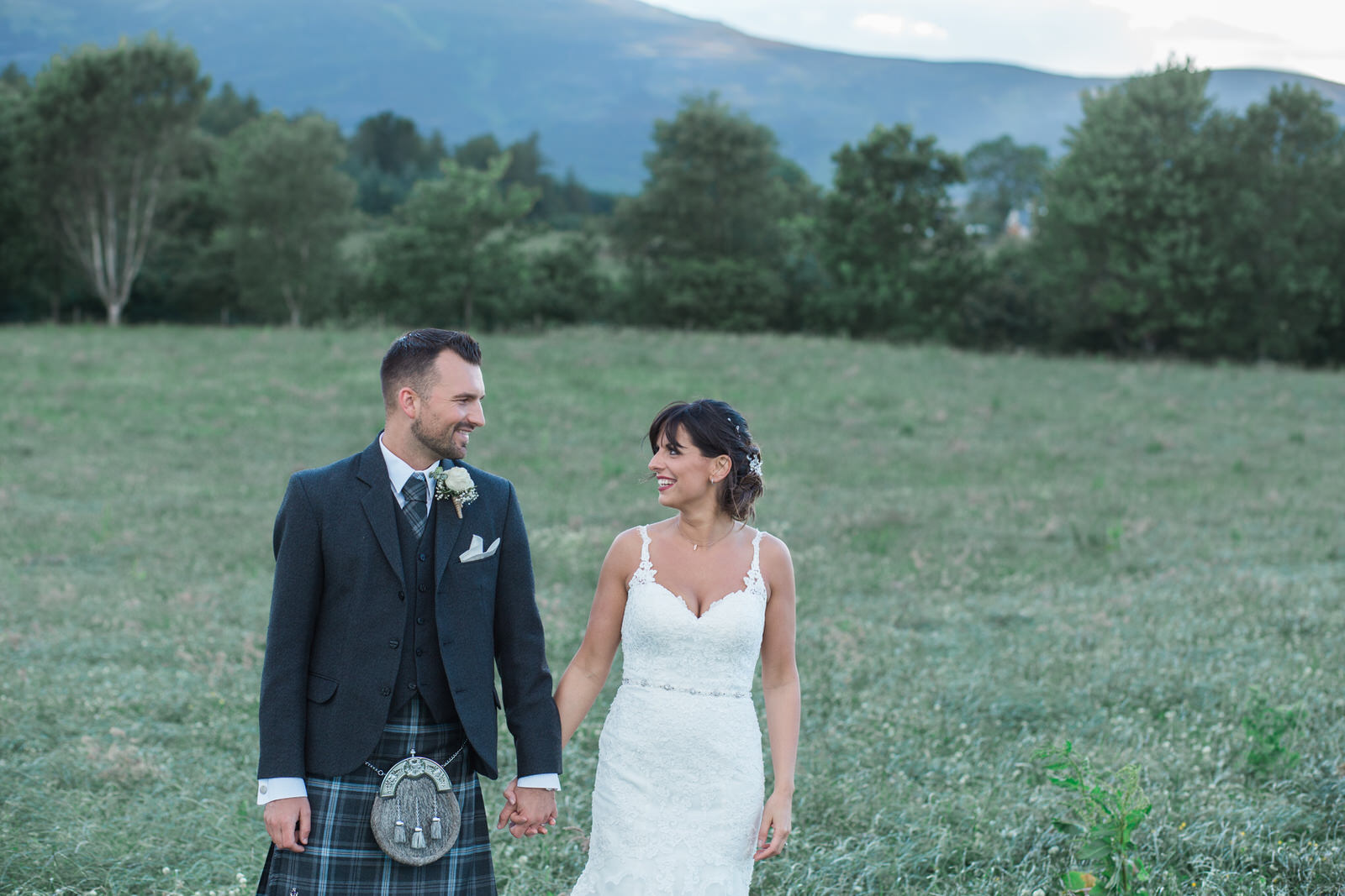 Glasgow wedding photographer, Edinburgh wedding photographer, aberdeen wedding photography, aberdeen wedding photographer, outdoor wedding Scotland, Scottish outdoor wedding, Vivienne Elizabeth photography 