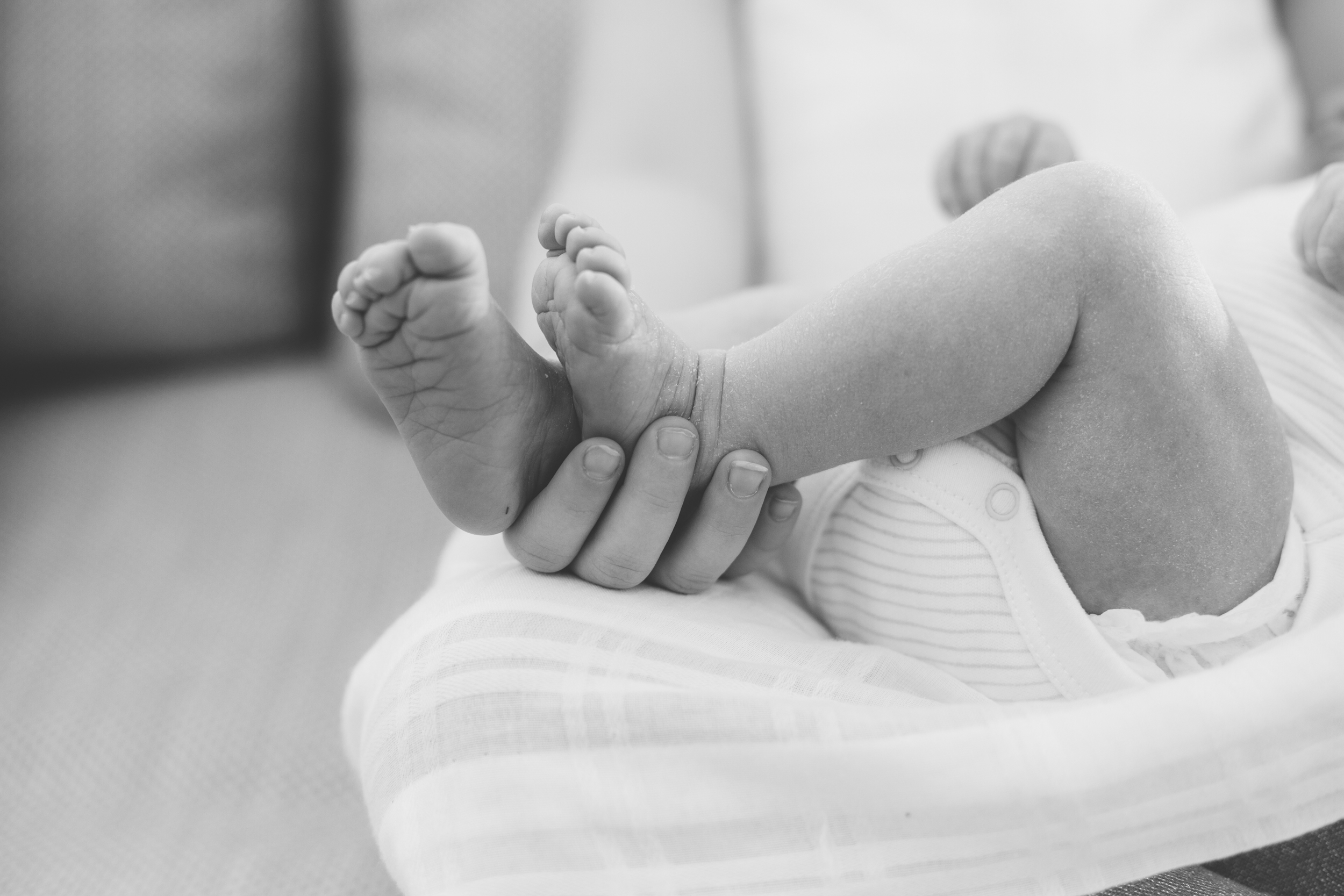  newborn baby toes, Aberdeenshire newborn photography, newborn photography Aberdeenshire, newborn baby Aberdeen, Aberdeen maternity hospital, baby photographer aberdeen 