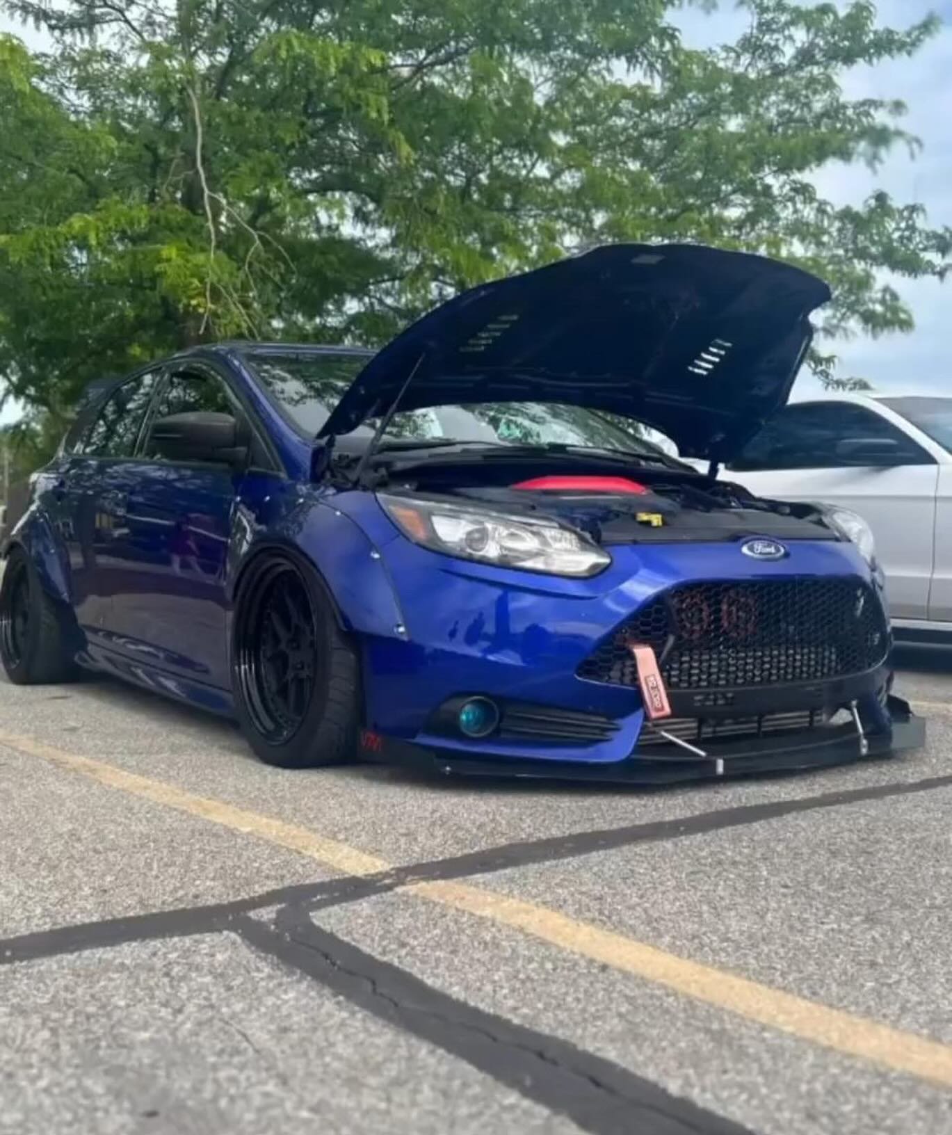 @d_yankees8 rocking that Vega aero. 

 #vegamotorworks #vegaModified  #fordfocusST #focusST #fordnation #hothatch #hatchback #fordfiesta #fiestaST #fordst #splitter #ford #instagood #instadaily #hatchsociety #loweredlifestyle  #trackstance #slammed #