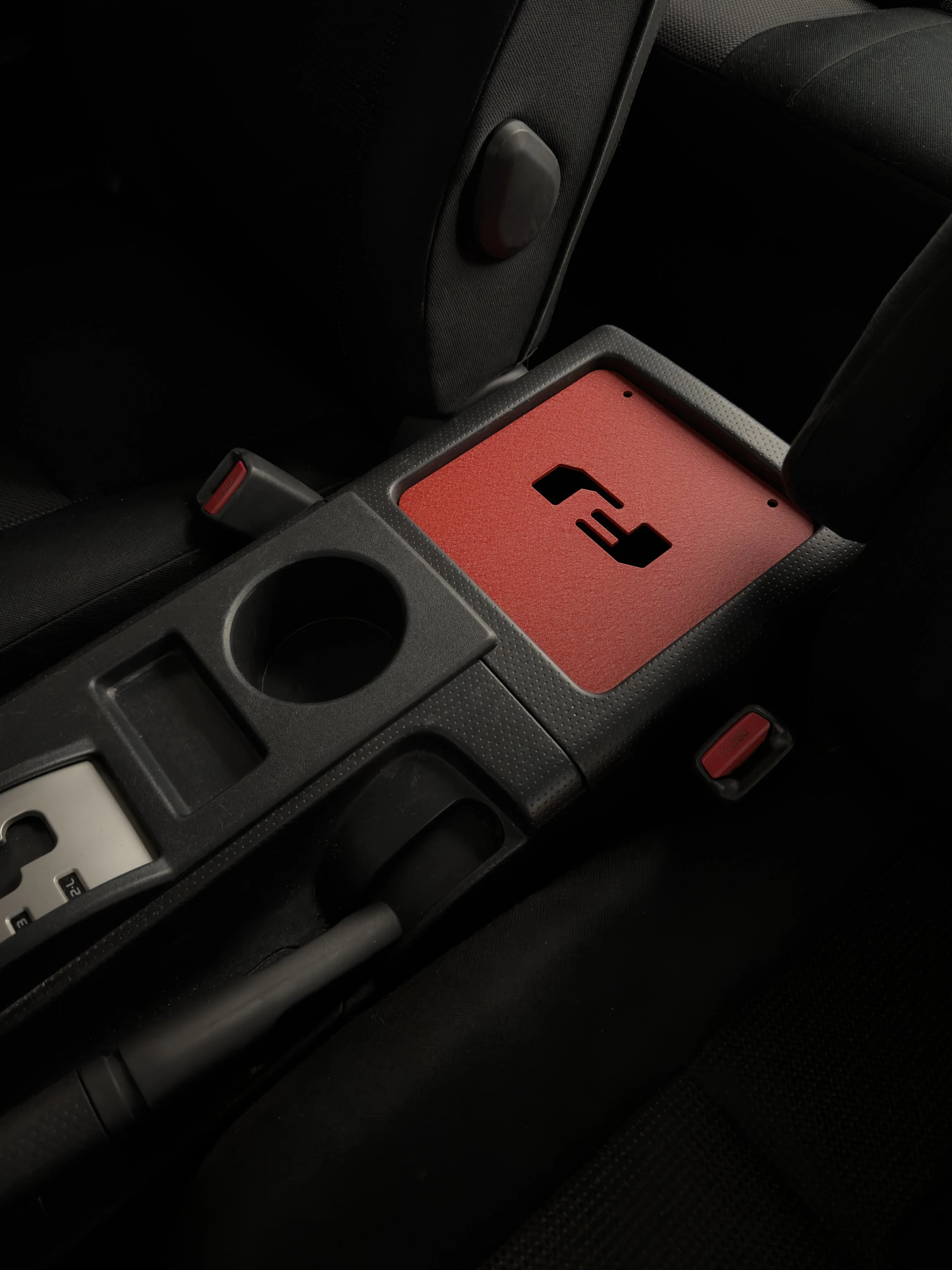 FJ CRUISER CONSOLE LID COVER RED3.jpg