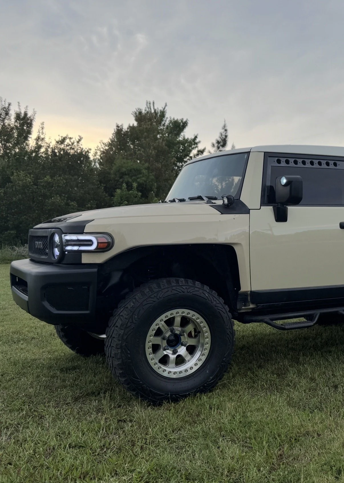 FJ CRUISER FENDER FLARES 03.jpg