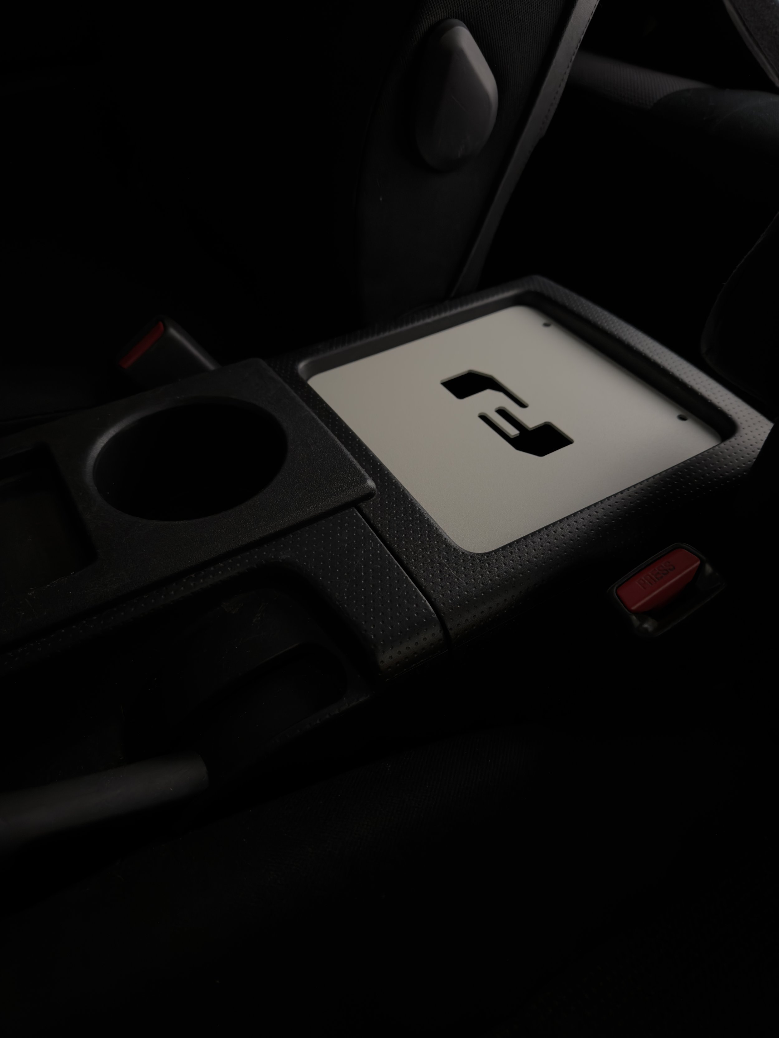 VM FJ CRUISER CONSOLE COVER LID WHITE 5.jpg