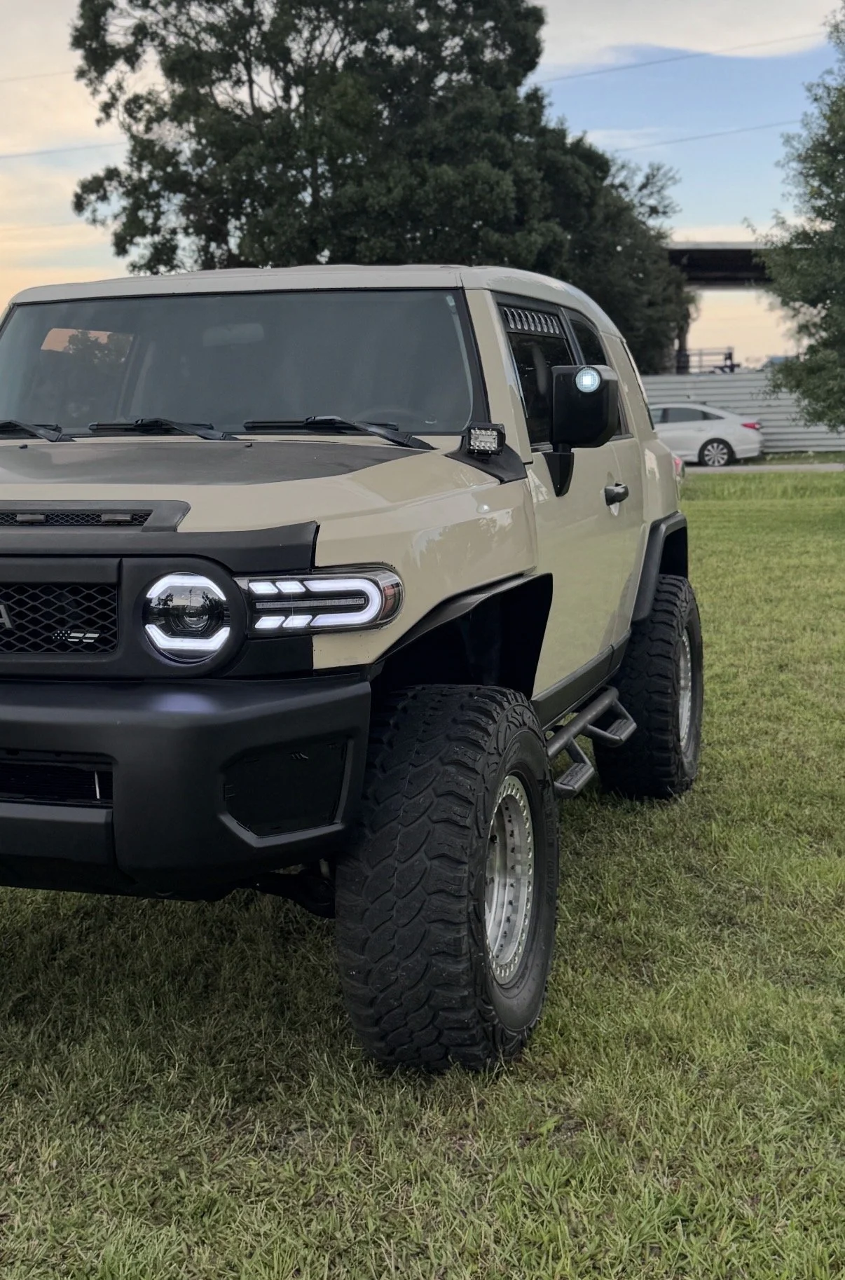 FJ CRUISER FENDER FLARES 01.jpg