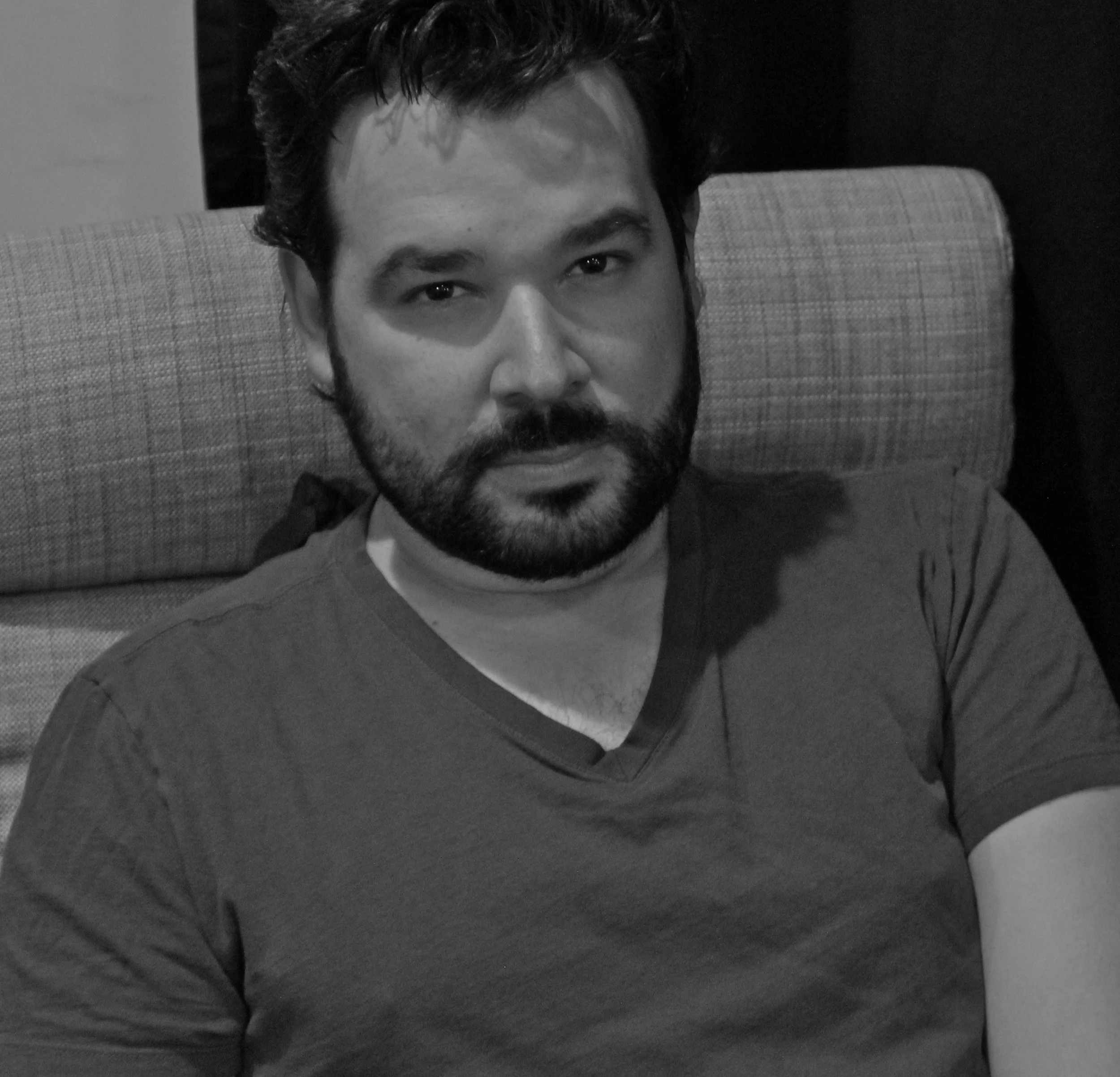 Perfil Mirada a Camara.JPG