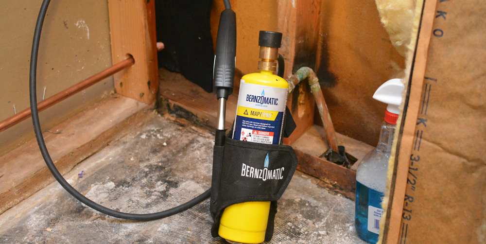 The Bernzomatic BZ8250HT Hose Torch for Accessibility and Mobility
