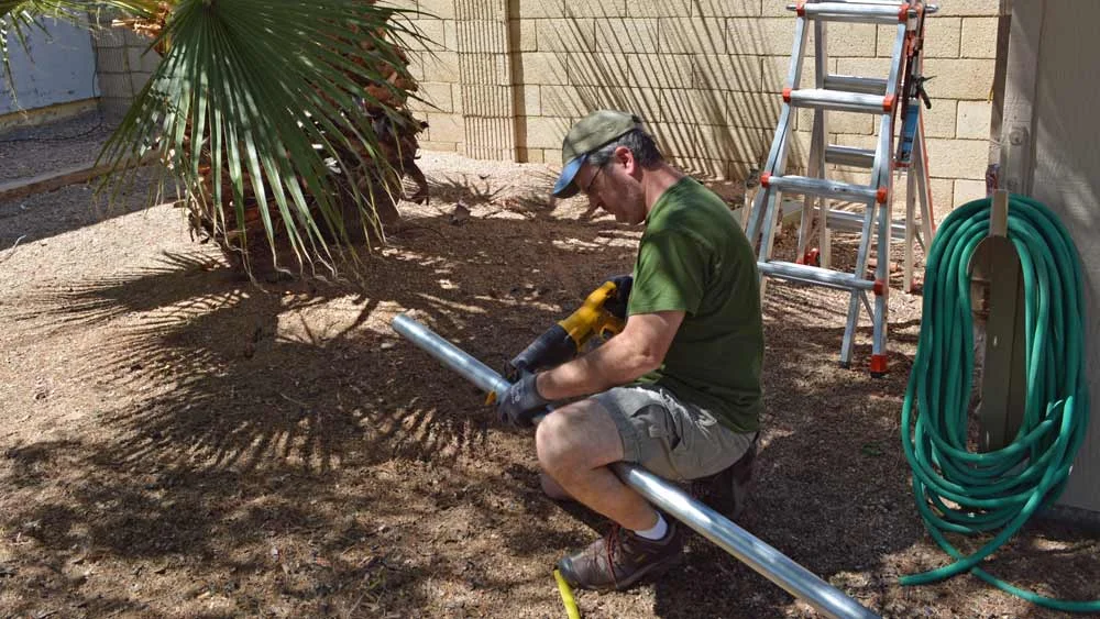 The crazy "leg vice" for cutting conduit