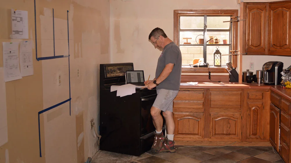 Want to buy a stove / desk? Heck, you can have it for free. Come get it. 