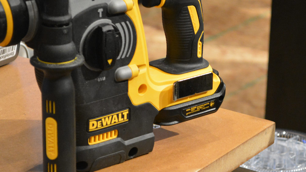 9_dewalt_tool_connect_connector_installed.jpg