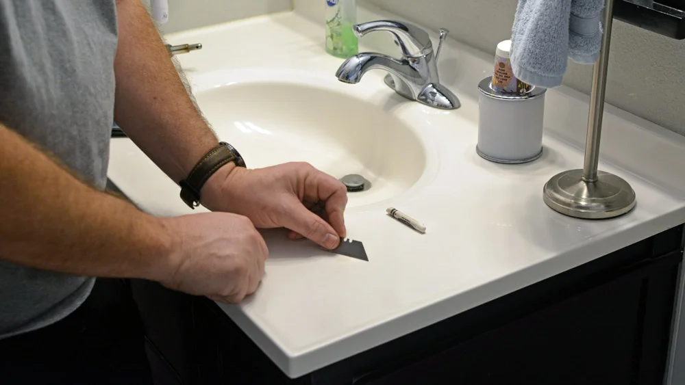 Scrape-crayon-with-razor.jpg