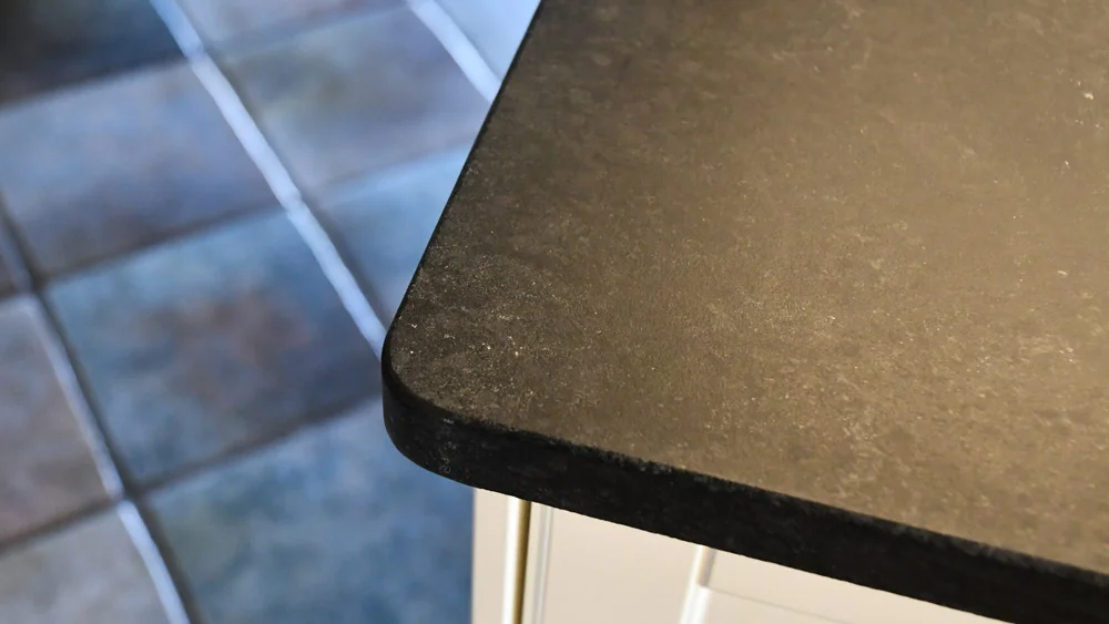 11-oiled-soapstone-corner.jpg