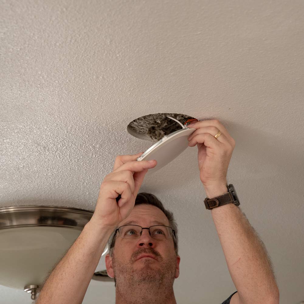 installing-downlight-plug.jpg