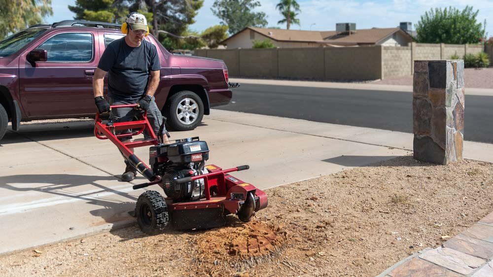 lining-up-a-stump-grinder.jpg