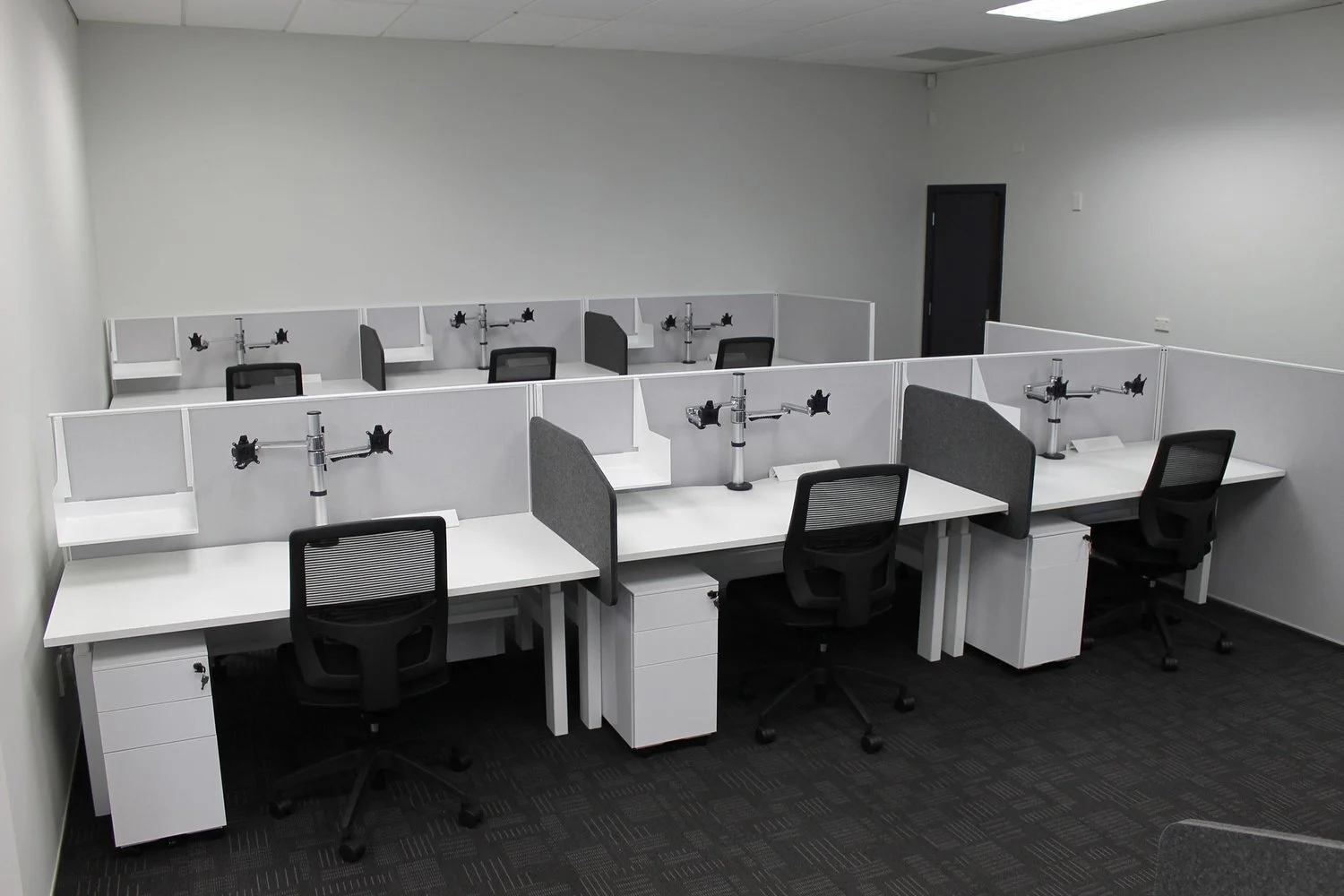 Desk Divider | SmartSpace Workplace Solutions