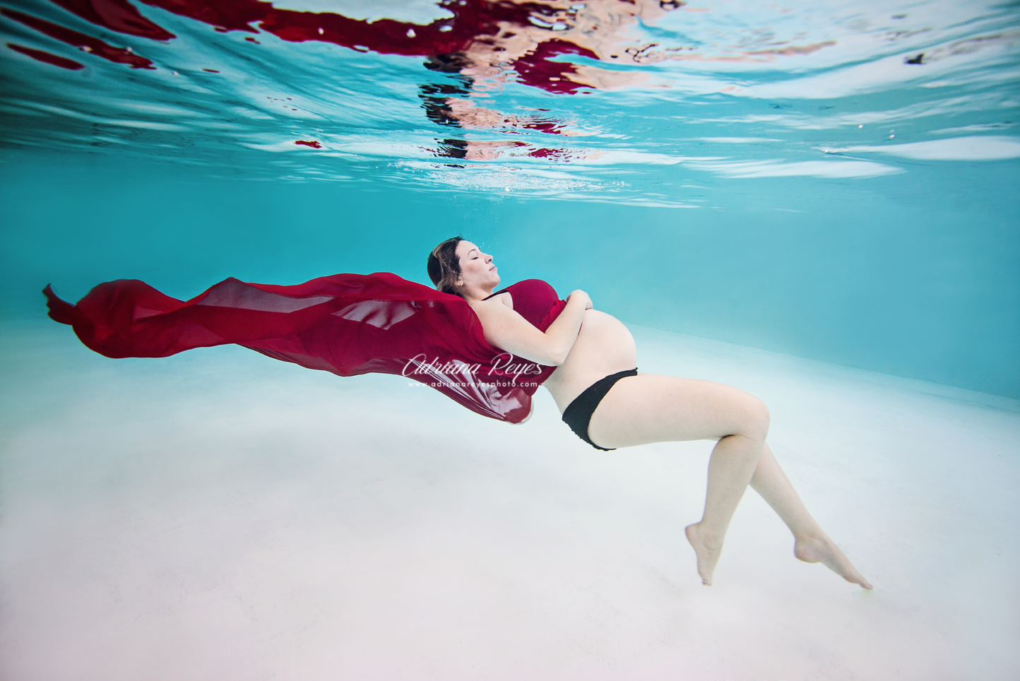 oohhh... that underwater feeling, some say they feel the lightest in their whole pregnancy during these sessions